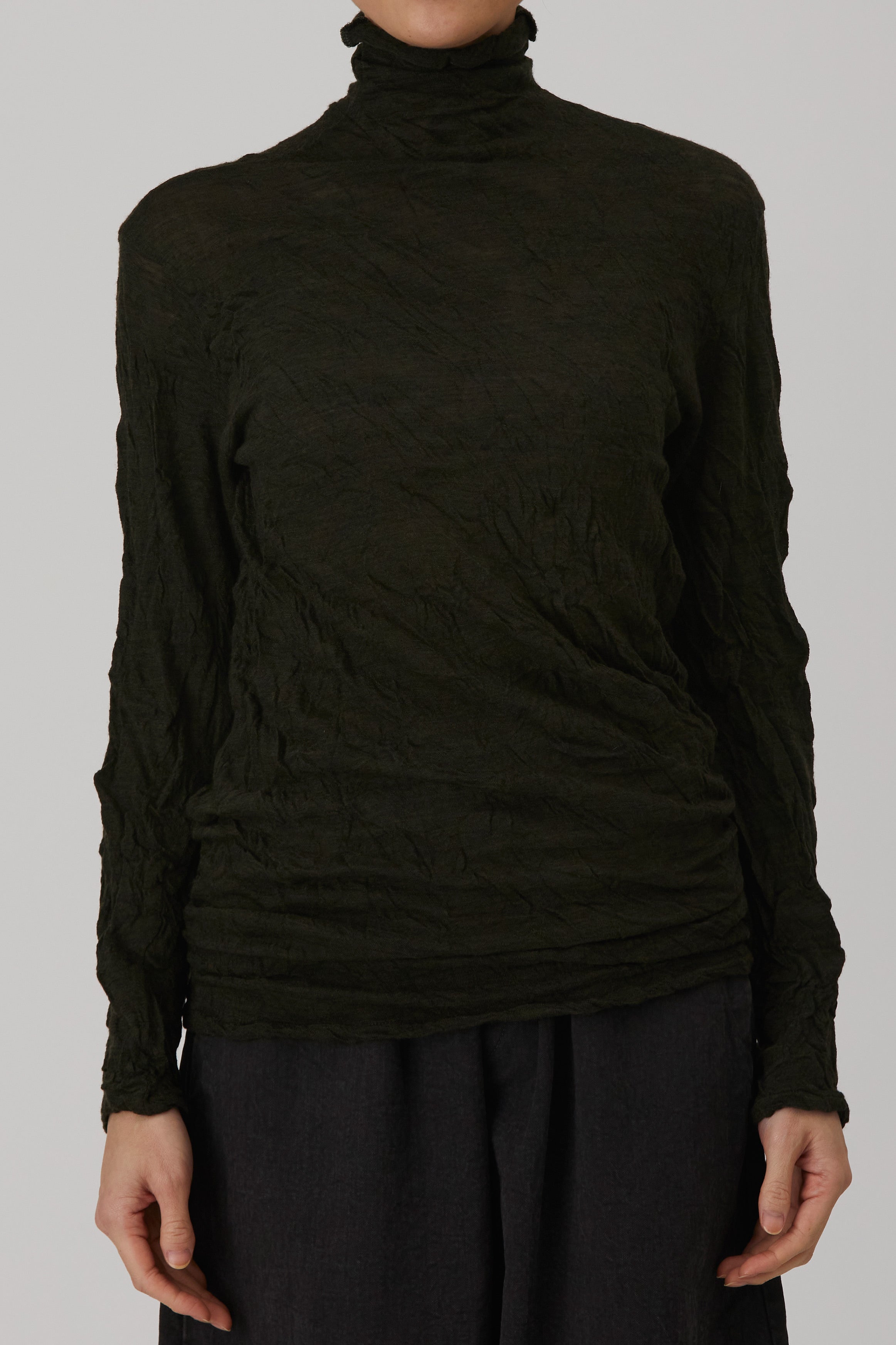 crinkle wool gauze turtleneck khaki