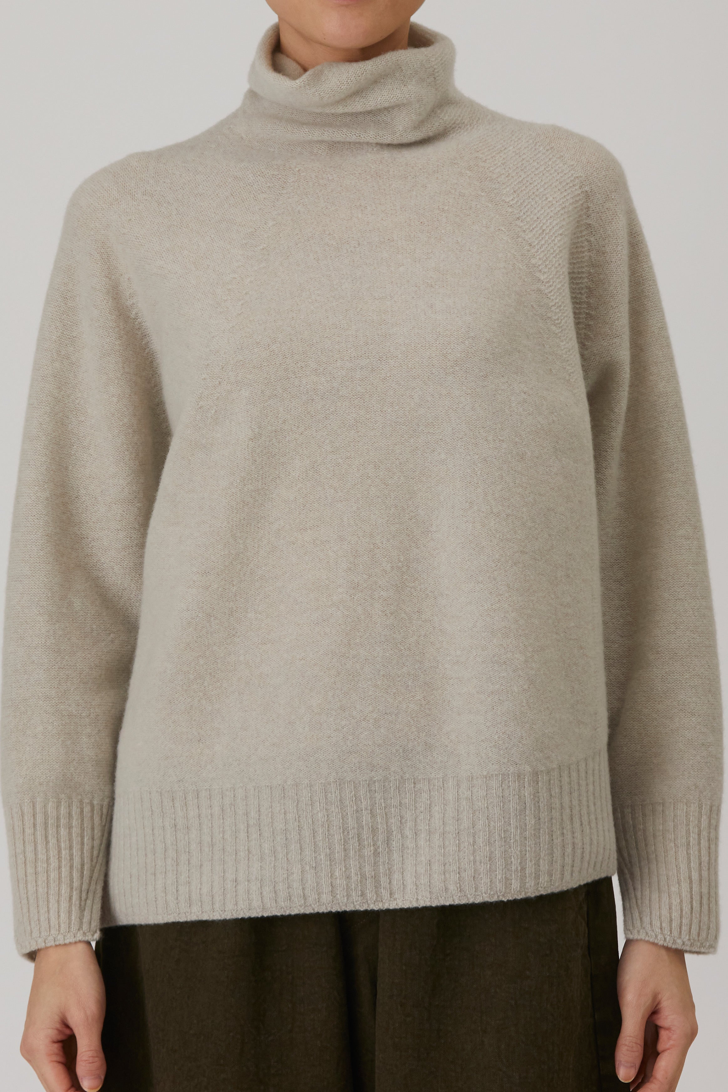 loose turtleneck pullover wool greige