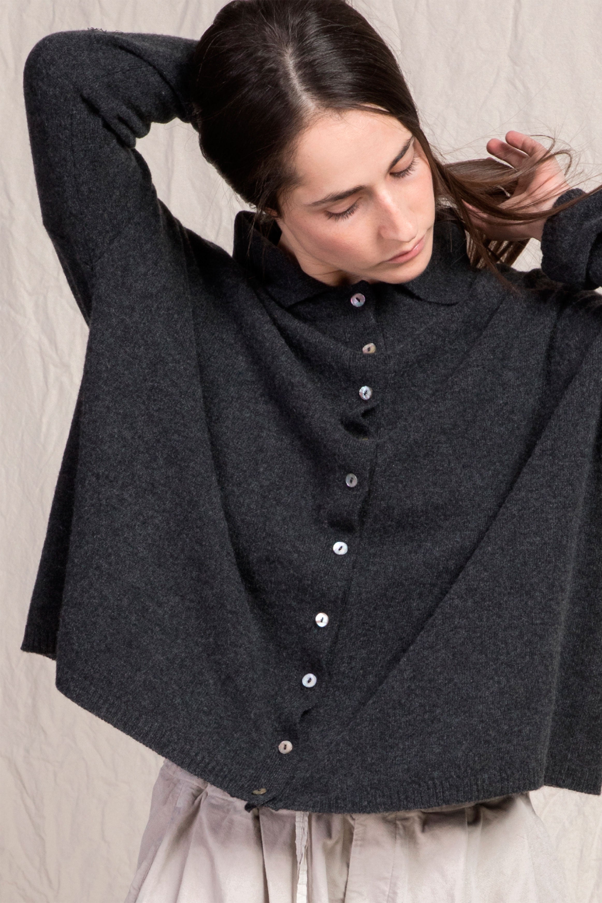 cardigan polo aperta cashmere almost black
