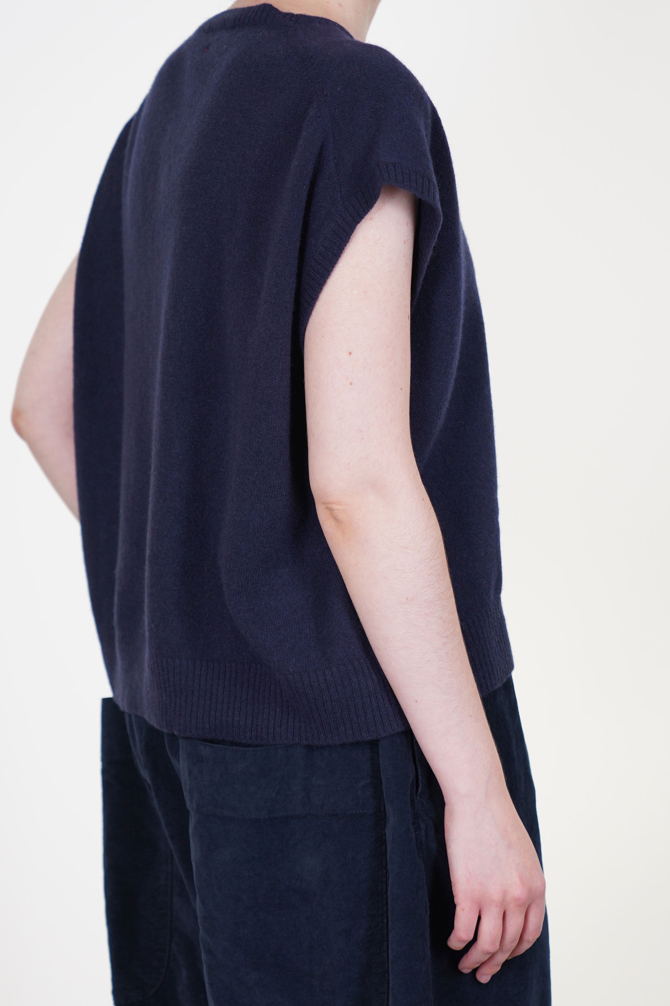 cashmere sleeveless vest ink