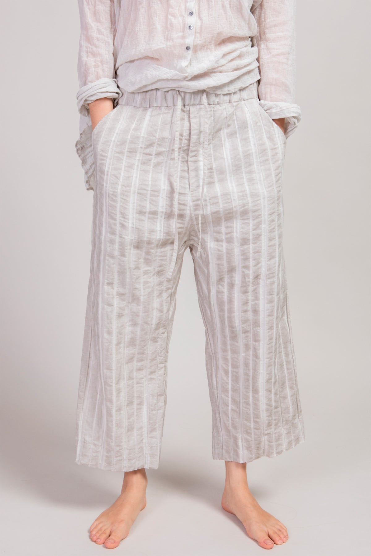 faded wide & short trousers pebble