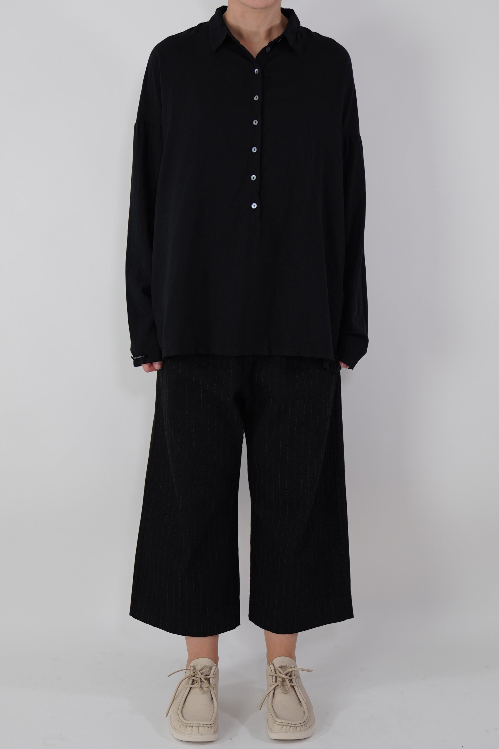 unisex collar shirt tvc black