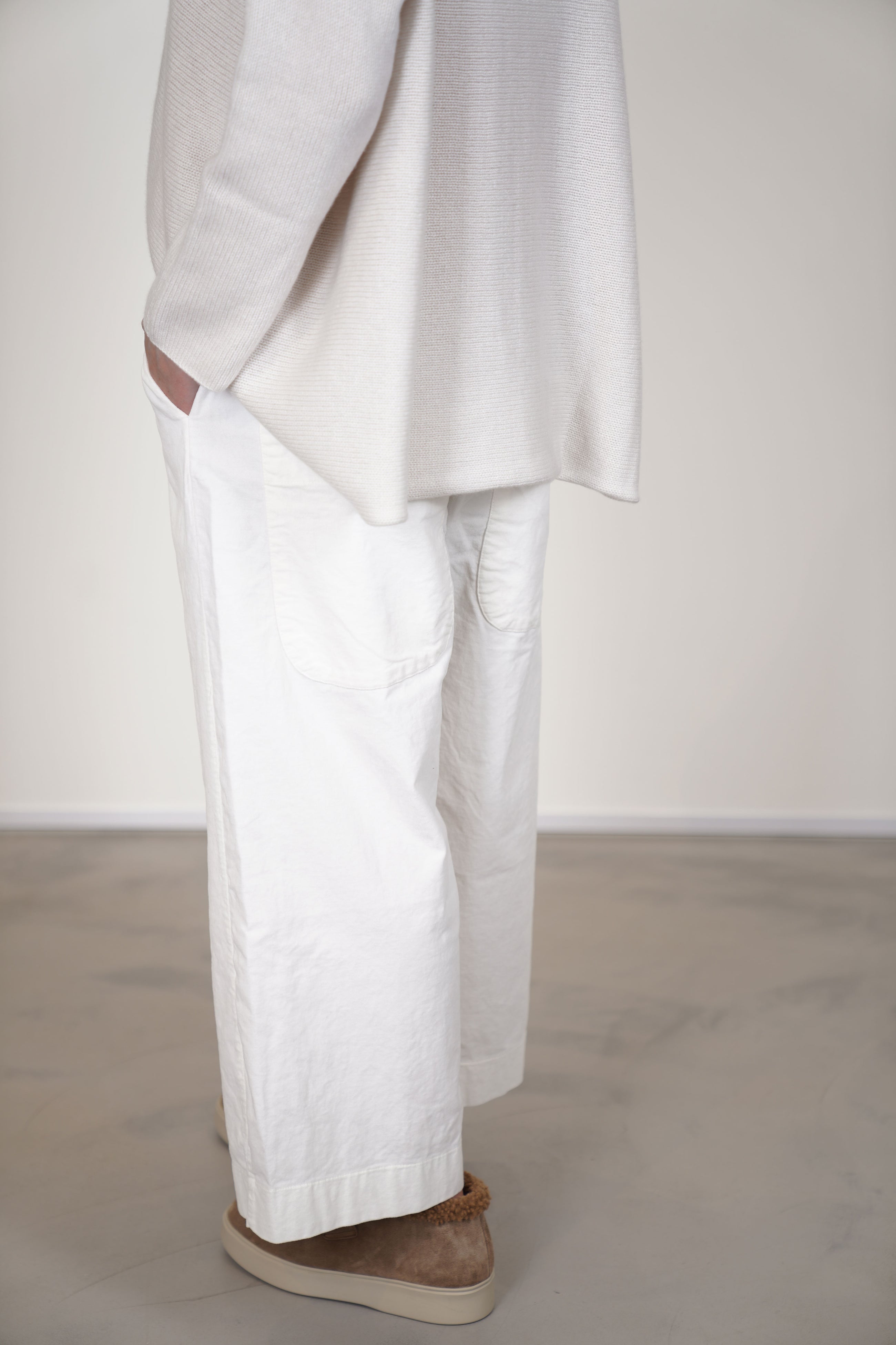 wide & short trousers velvet milk