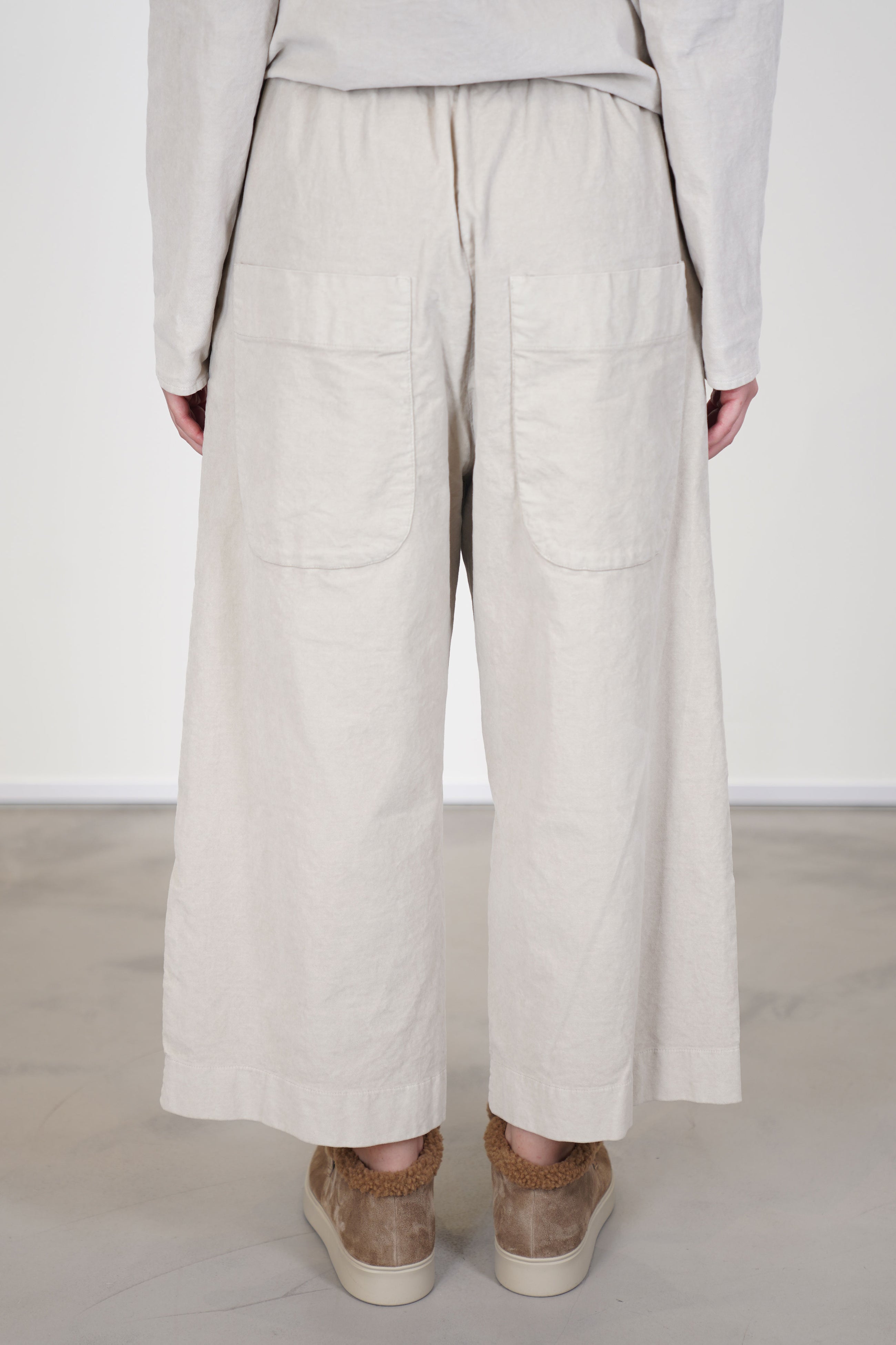 wide & short trousers velvet oatmeal