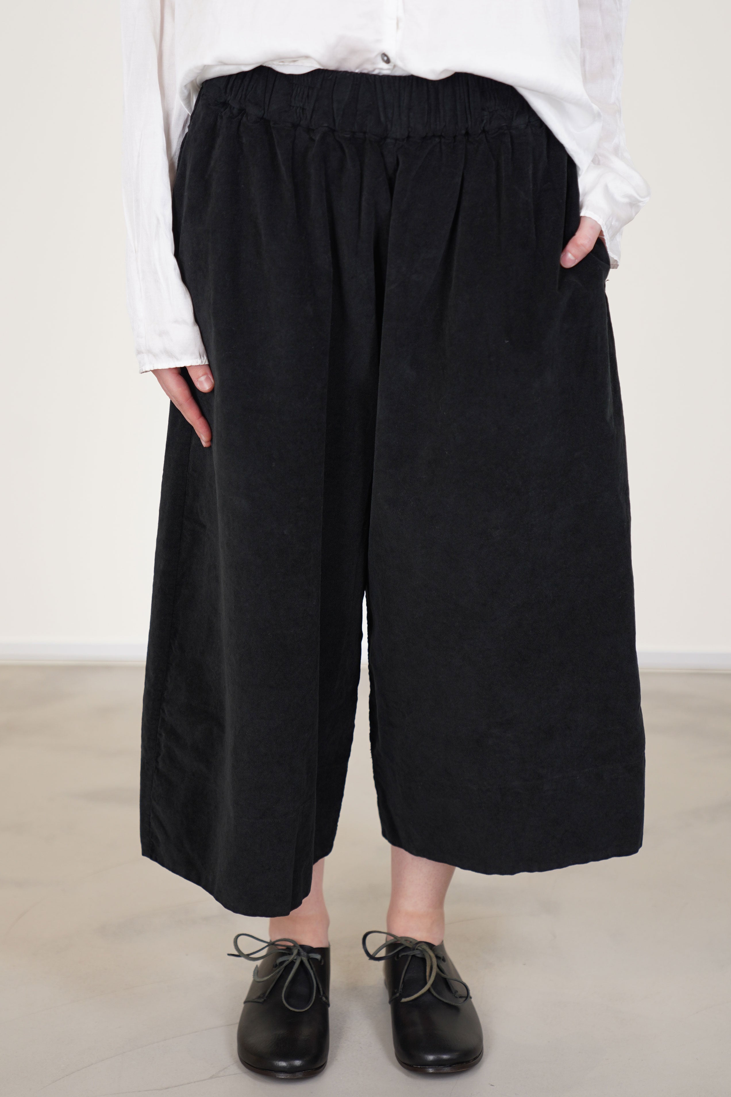 wide trousers velvet black