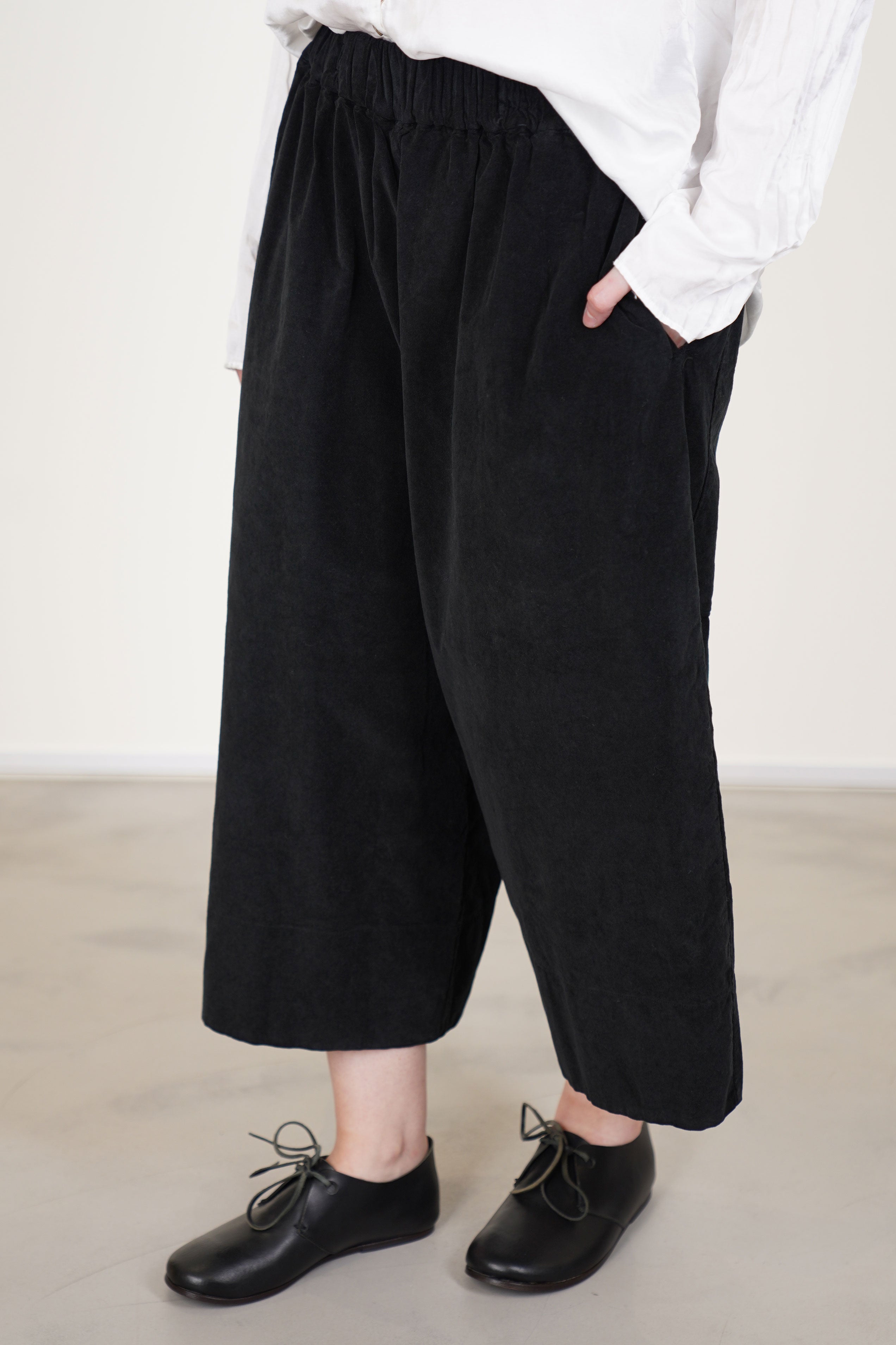 wide trousers velvet black