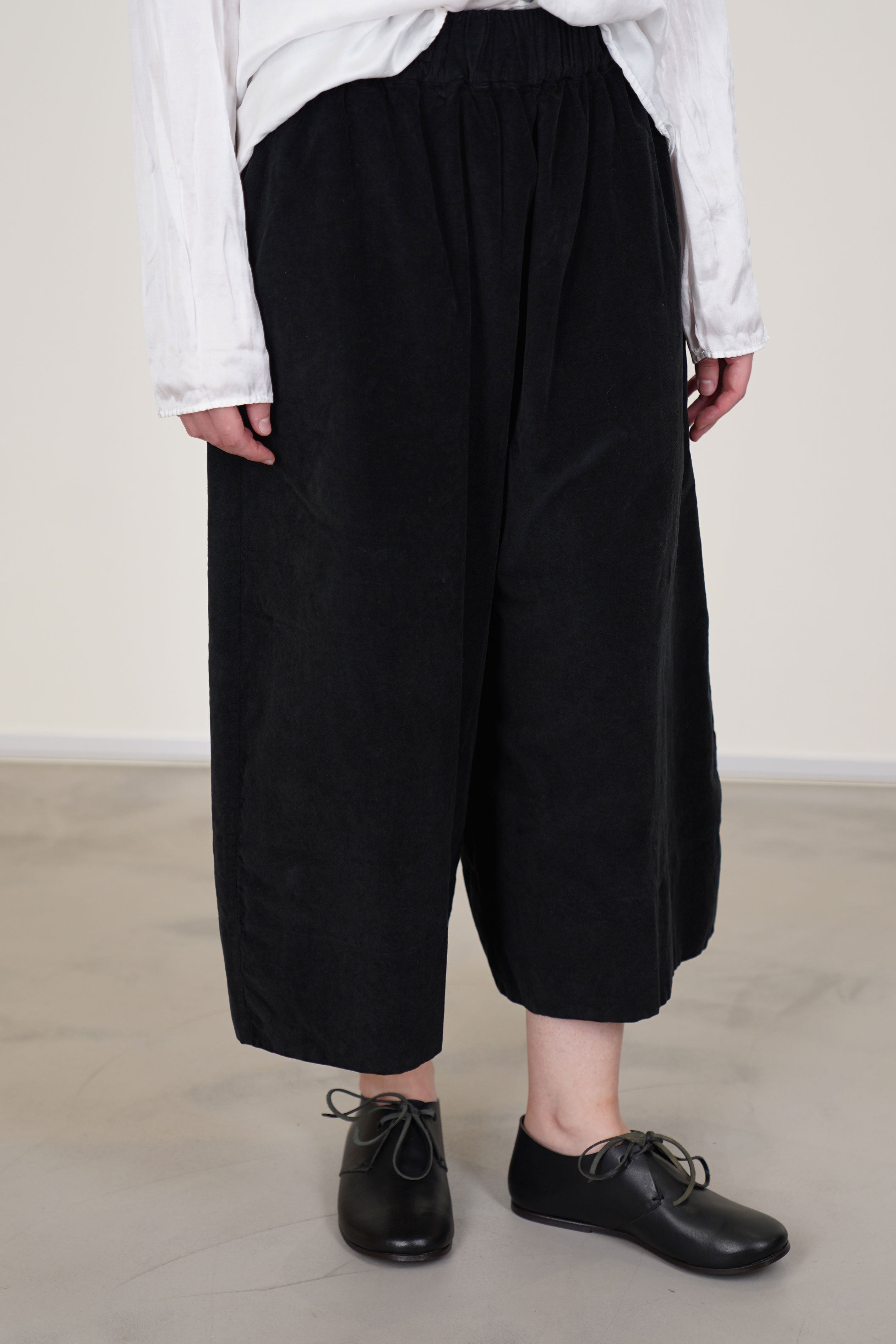 wide trousers velvet black