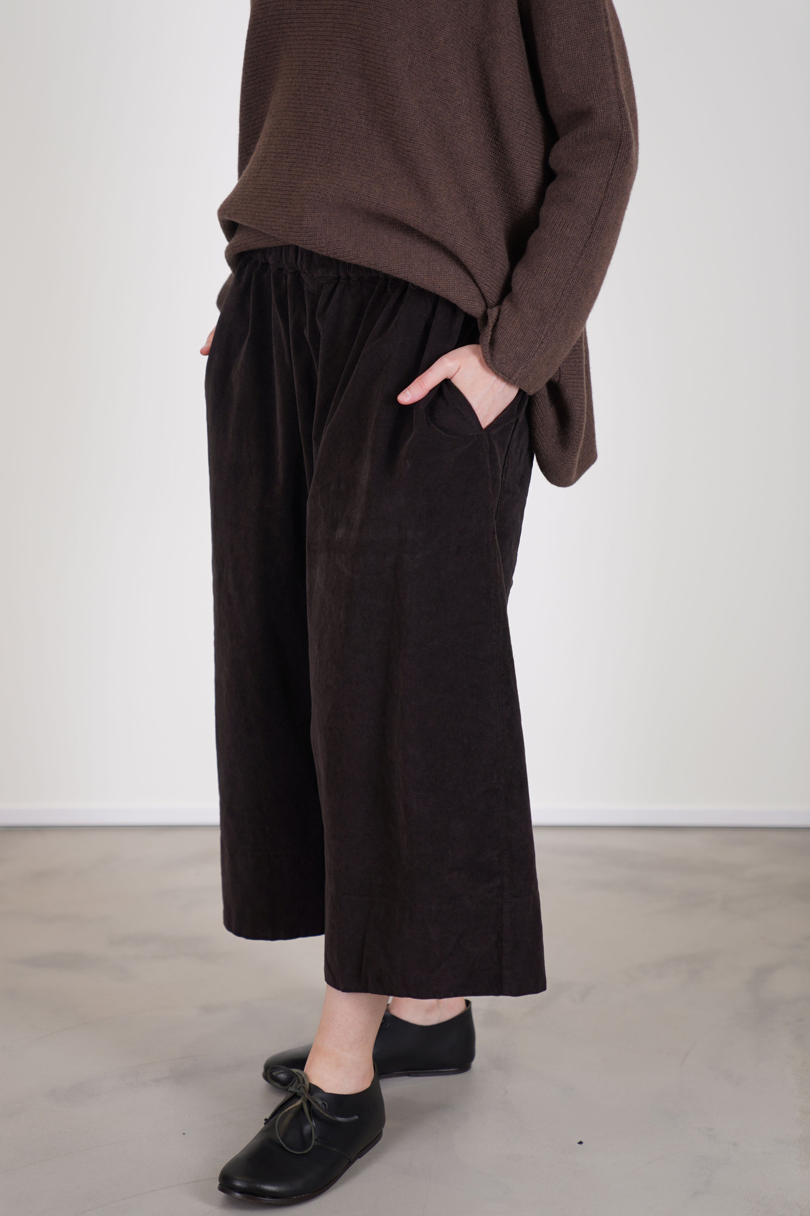 wide trousers velvet chocolate