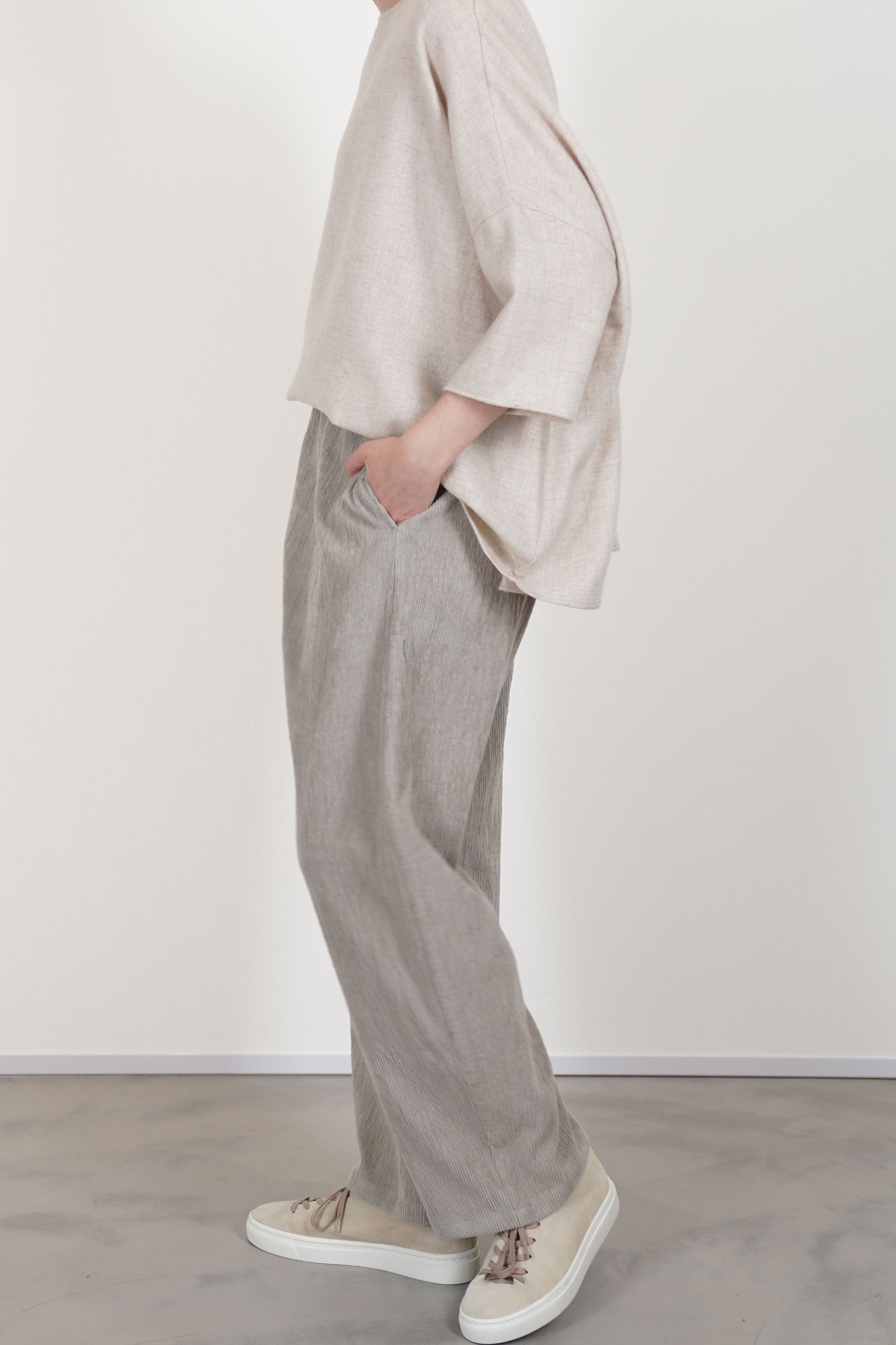 side view of apuntob (a.b) shirt cashmere natural comfortable, airy fit