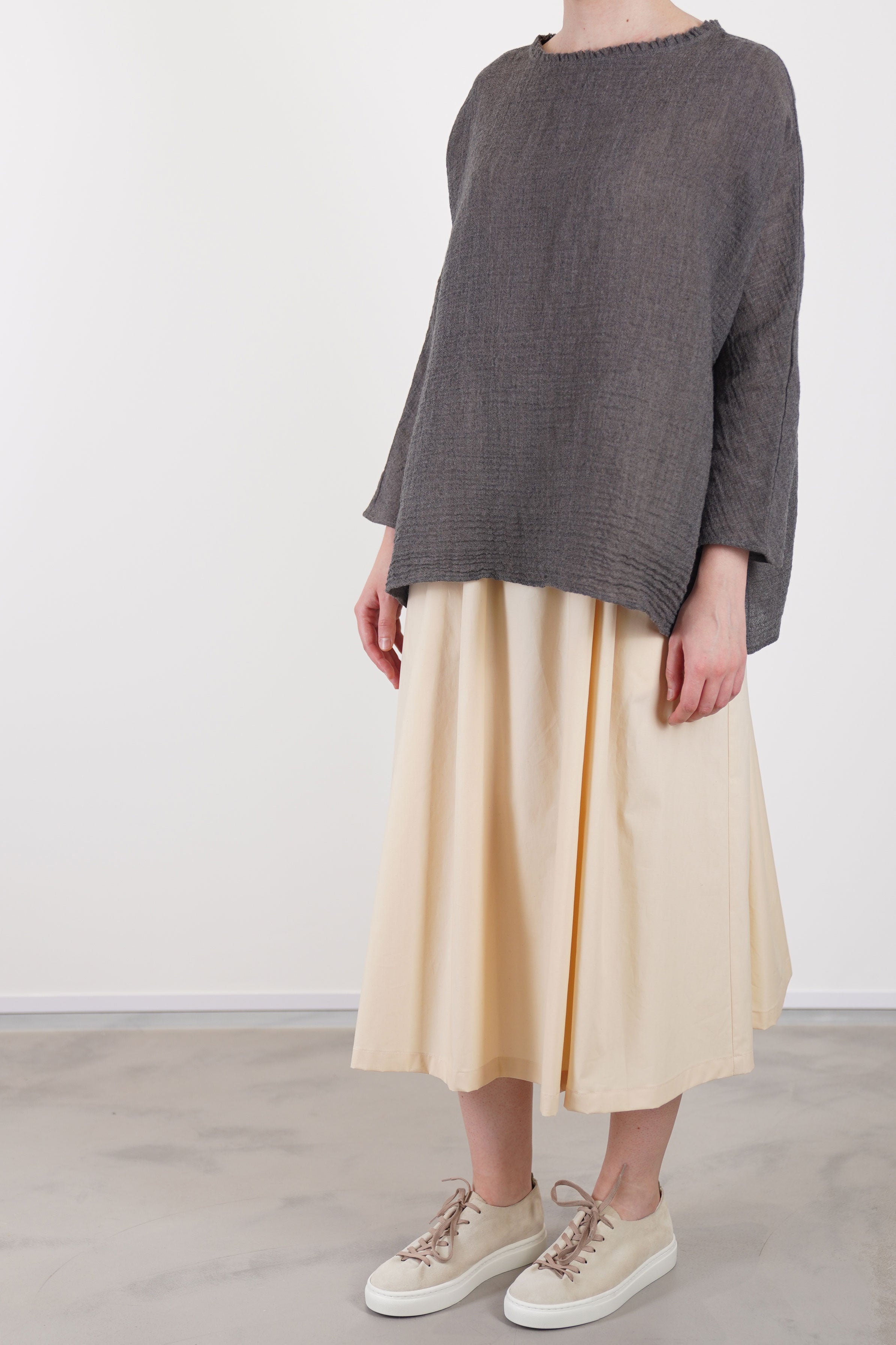 apuntob (a.b) linen wool shirt walnut worn with apuntob skirt natural for a soft and styled look