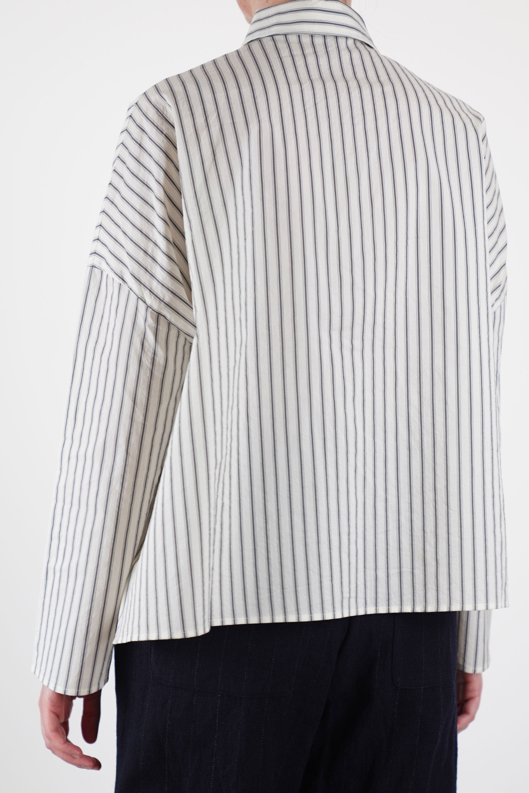 back view of apuntob (a.b) shirt cotton silk stripe natural black slightly cropped boxy silhouette