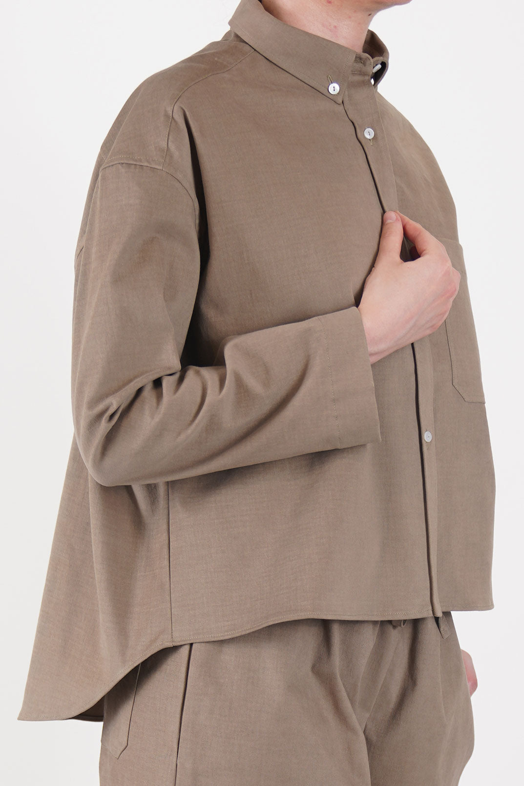 asciari shirt sophie sand is made from a soft, smooth cotton-cashmere blend