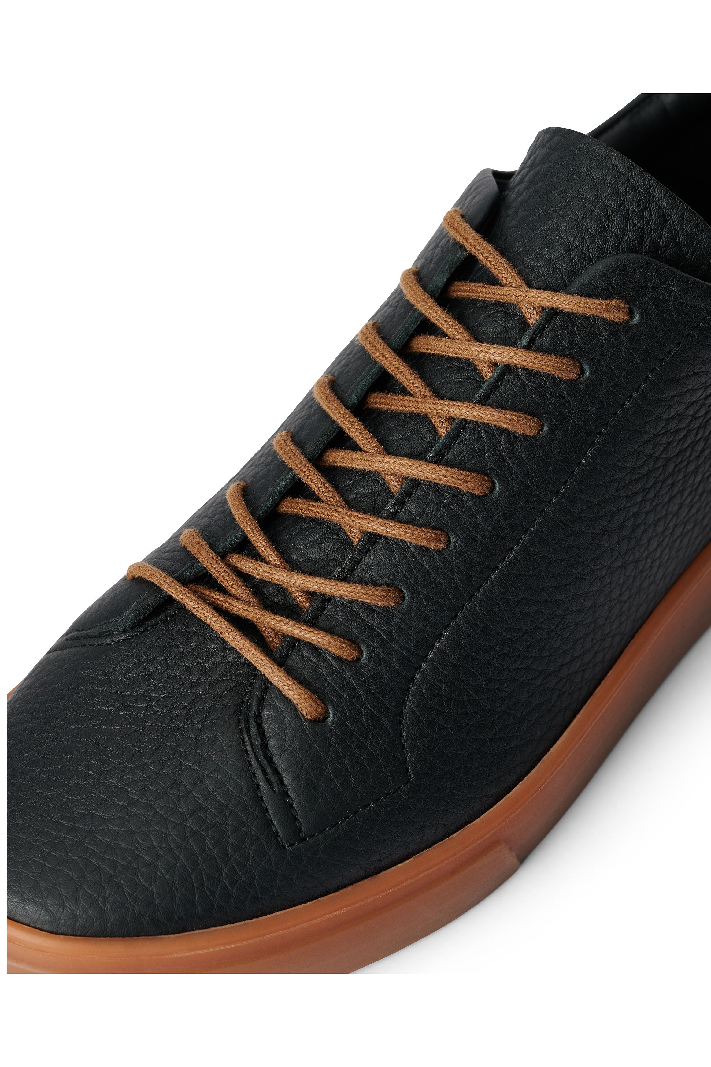 archetype sneaker v2 black