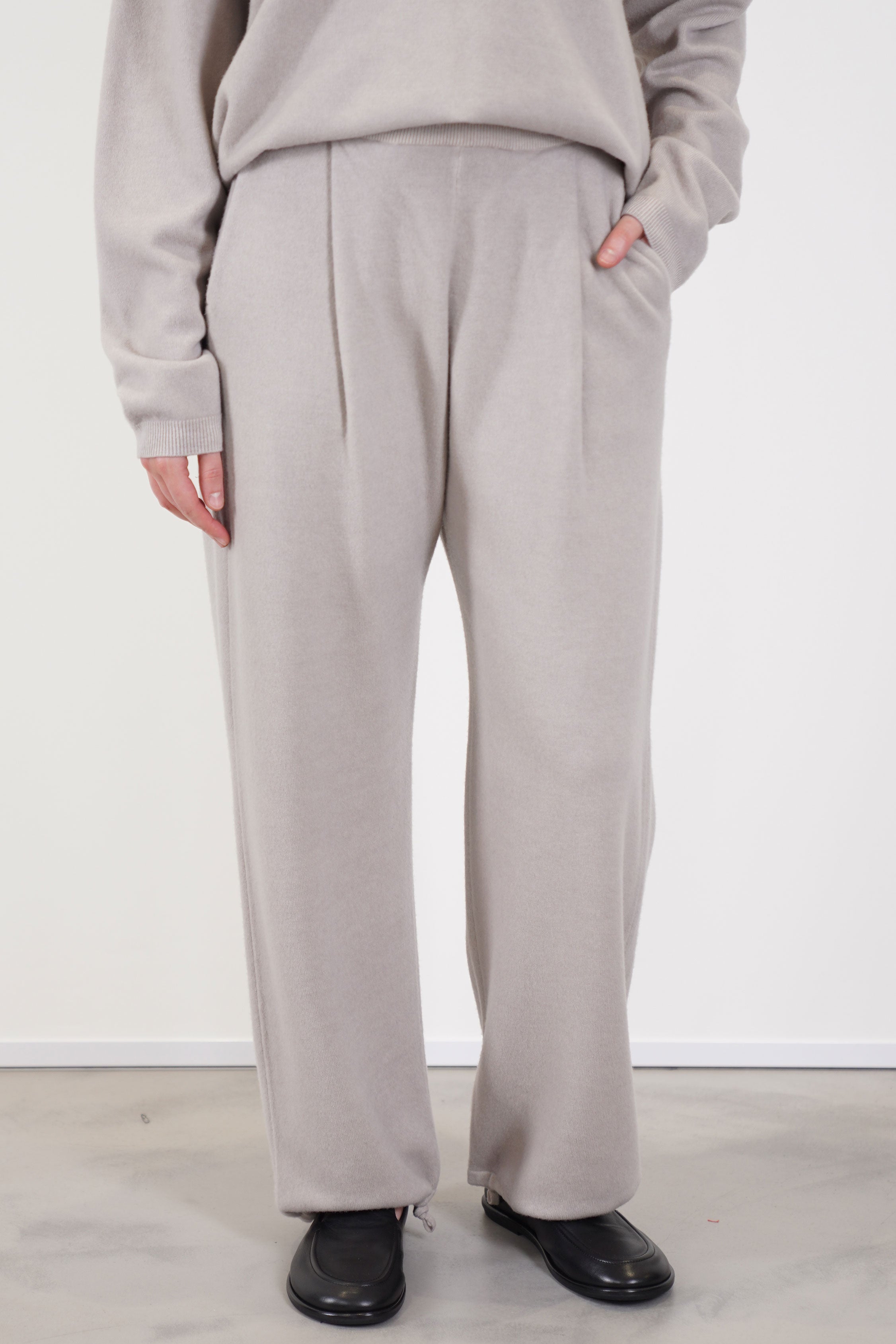 easy straight pants wool beige