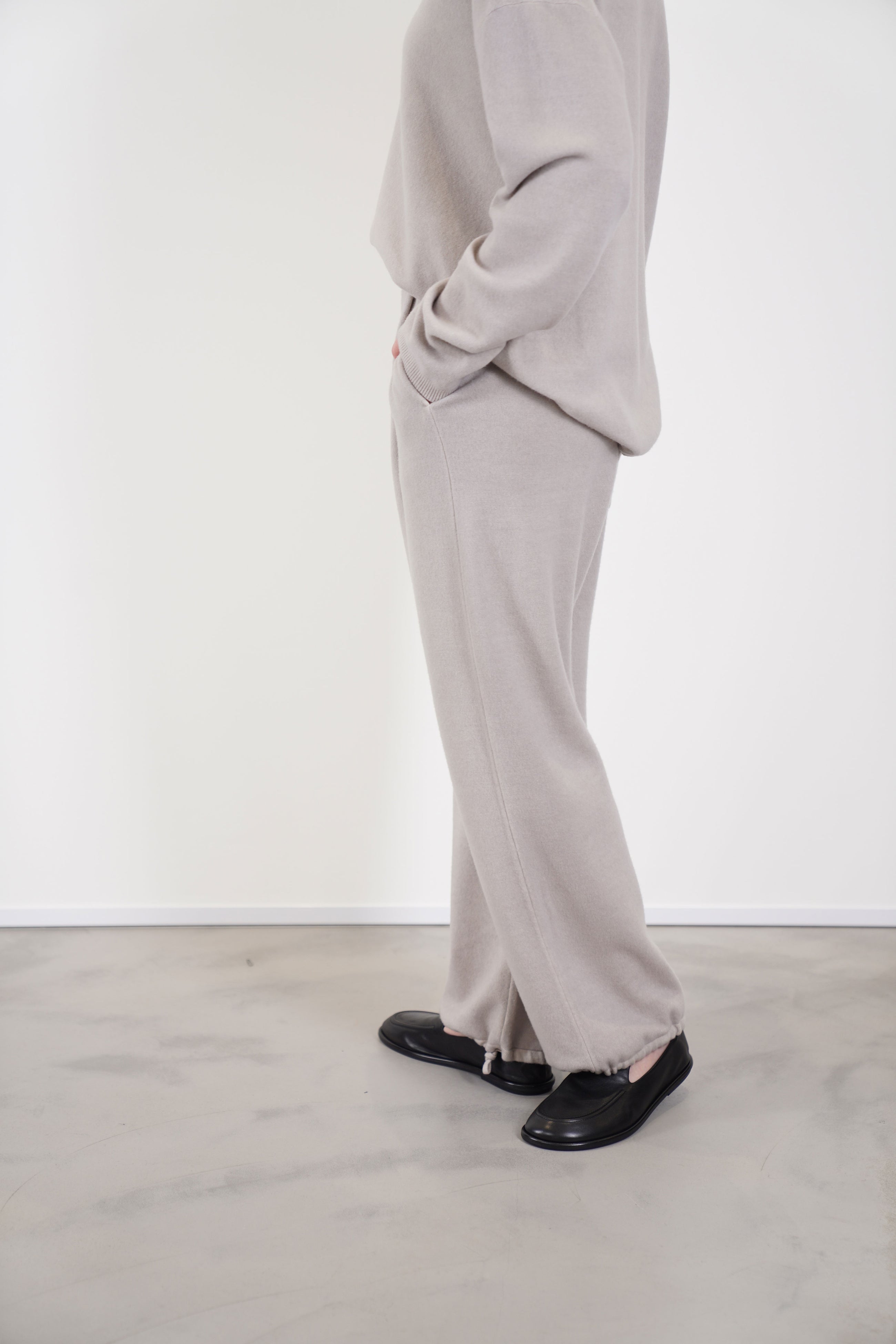 easy straight pants wool beige