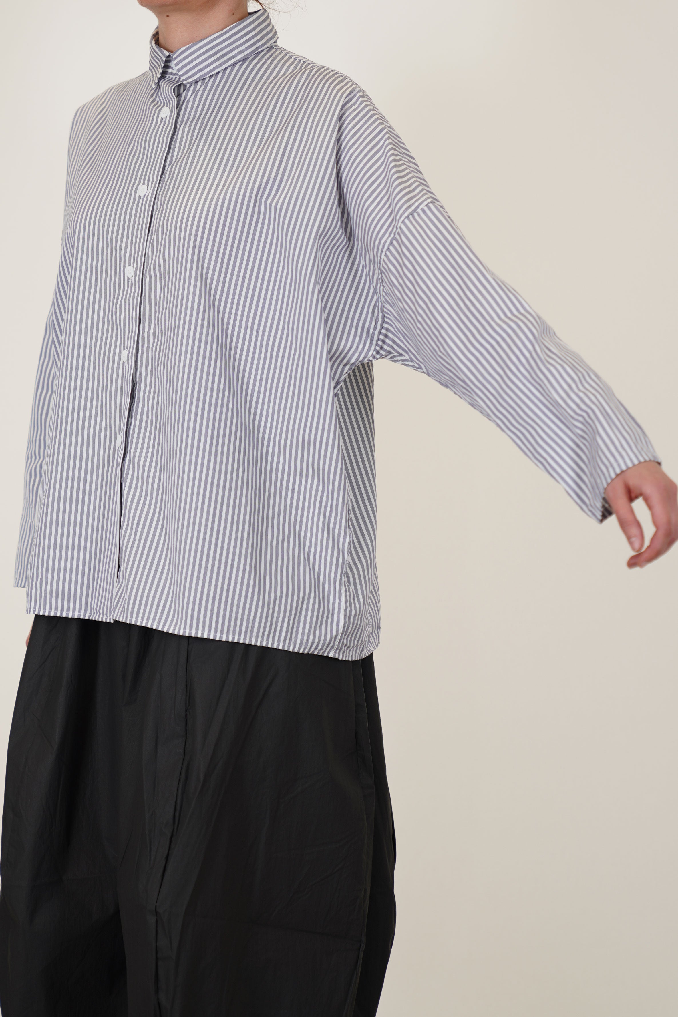 detail view of bergfabel tina shirt stripes long sleeves, boxy cut and relaxed fit