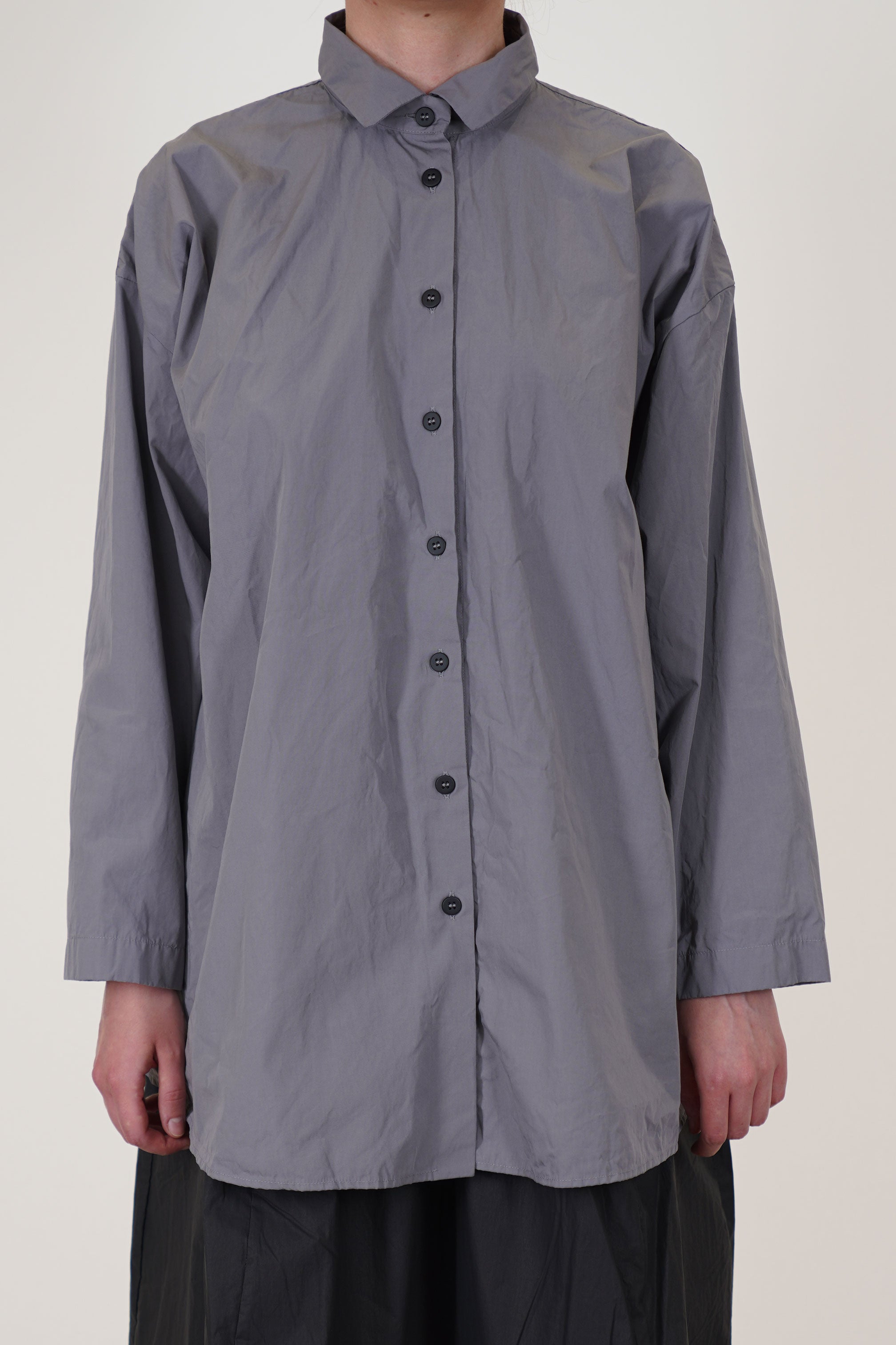 bergfabel long overshirt fog featuring a front button opening and long sleeves with drop shoulders