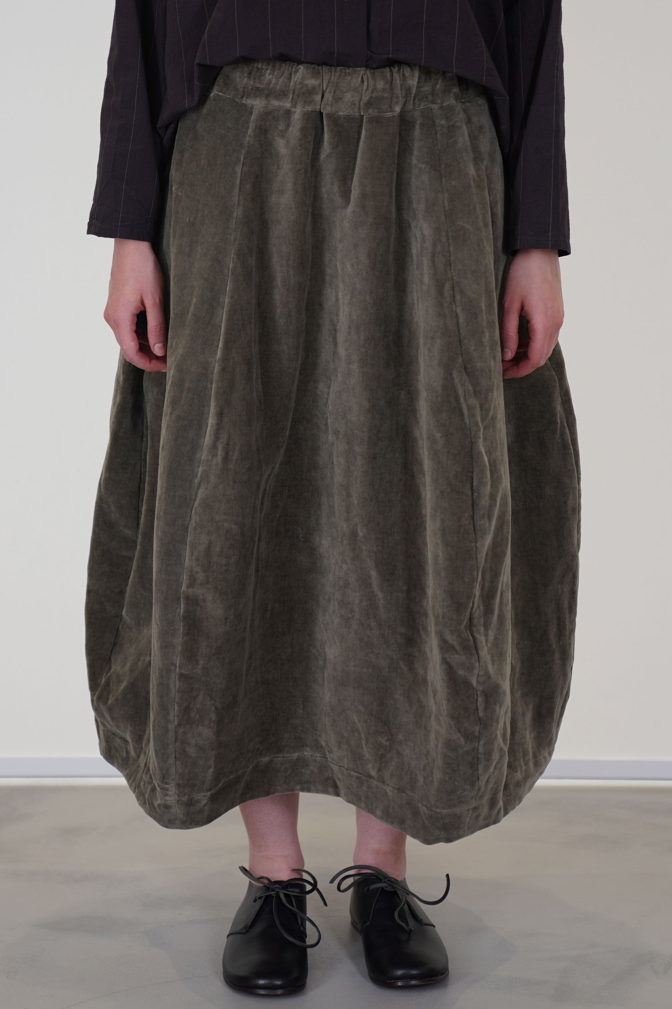 velvet skirt carla mud voluminous fit and balloon style skirt