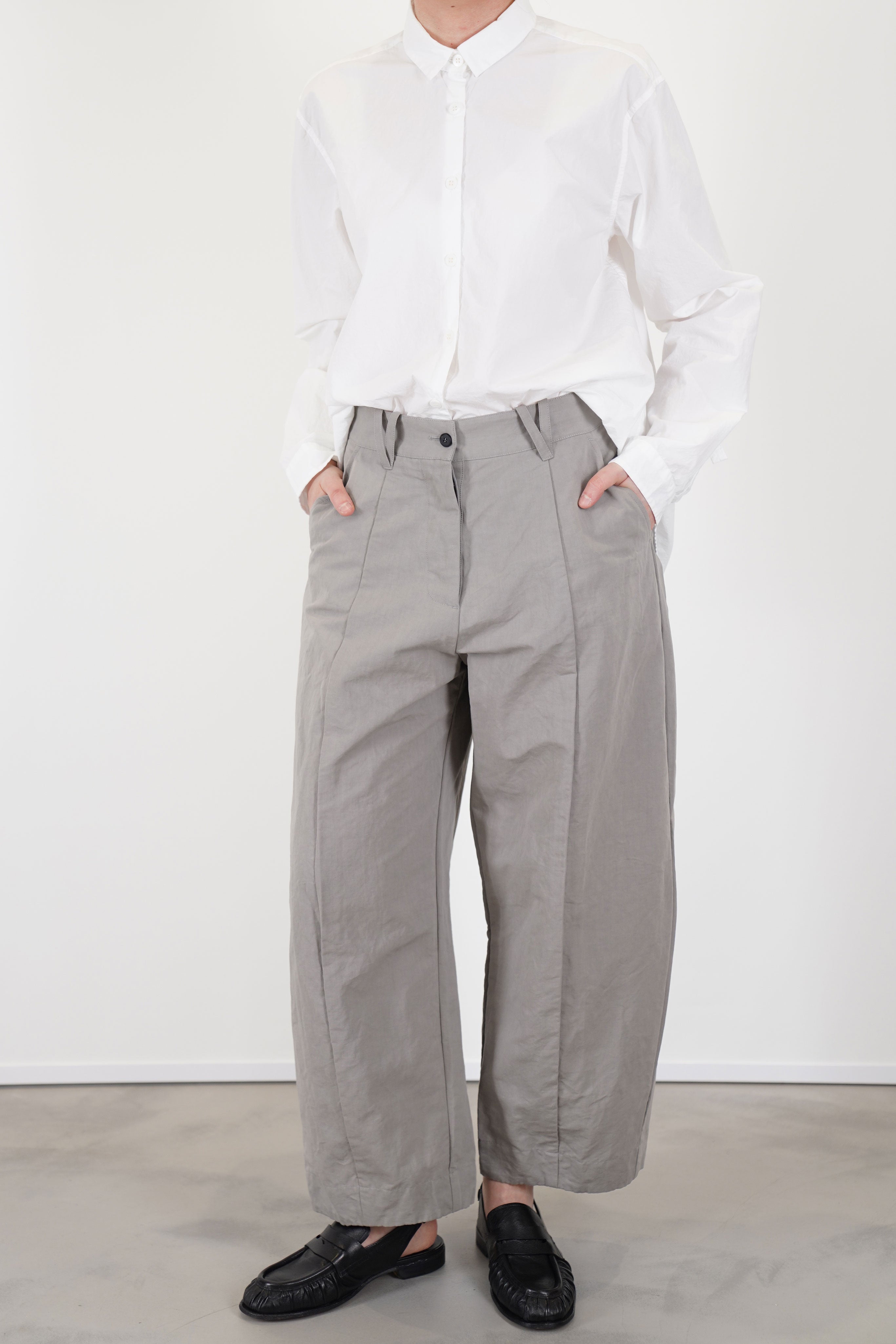 新品、完売品★ Bergfabel - EASY PANTS bergfabel sandra cotton linen pants grey | carrousel the store