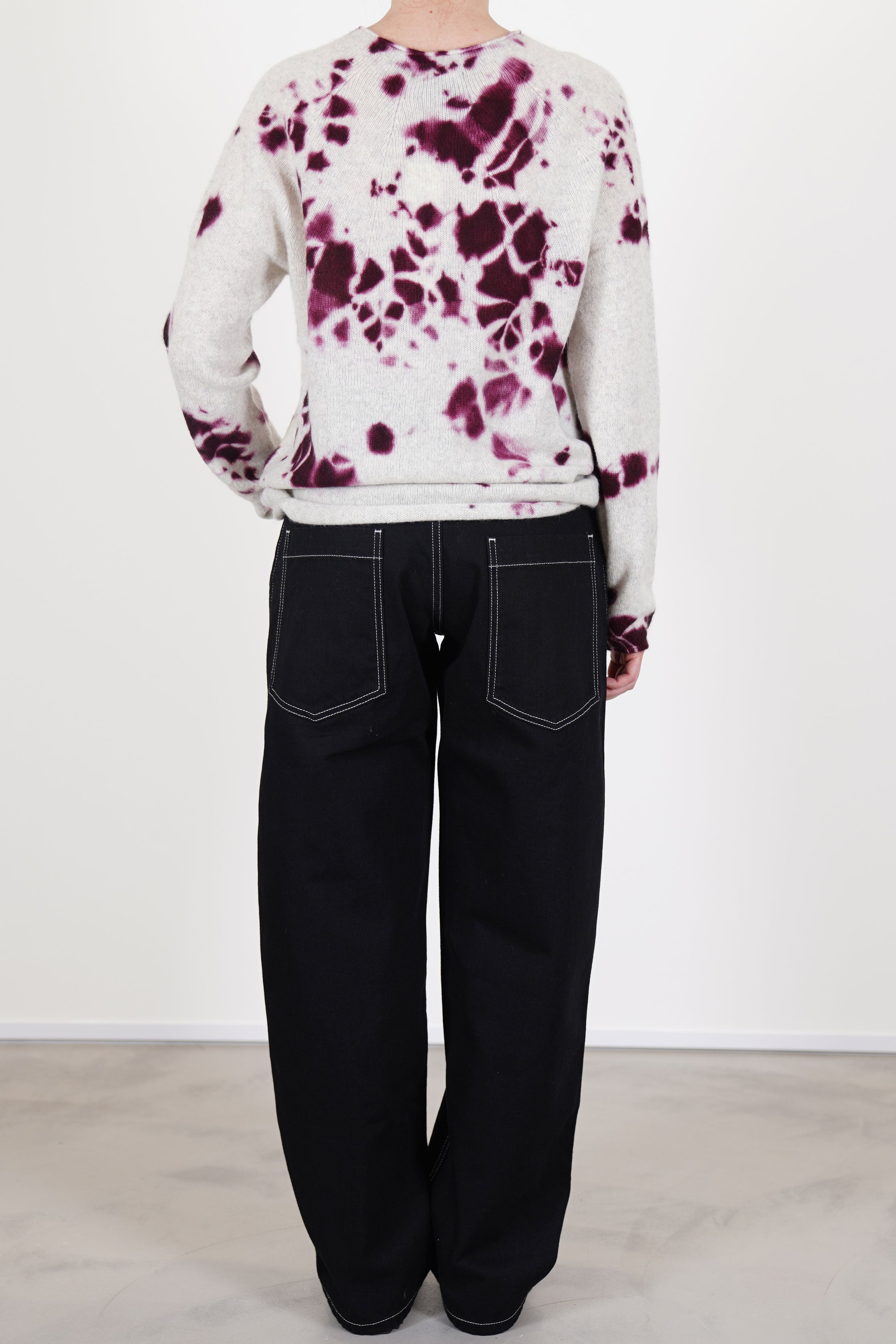 suzusan cashmere seamless pullover long dark purple light grey worn with paolo pant denim black