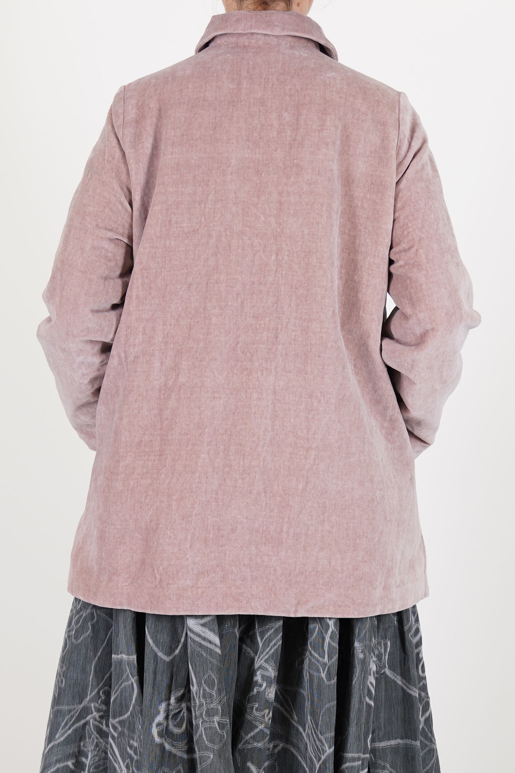 back view of casey casey soleil jacket velvet dusty pink relaxed fit, longer cut and collar detail