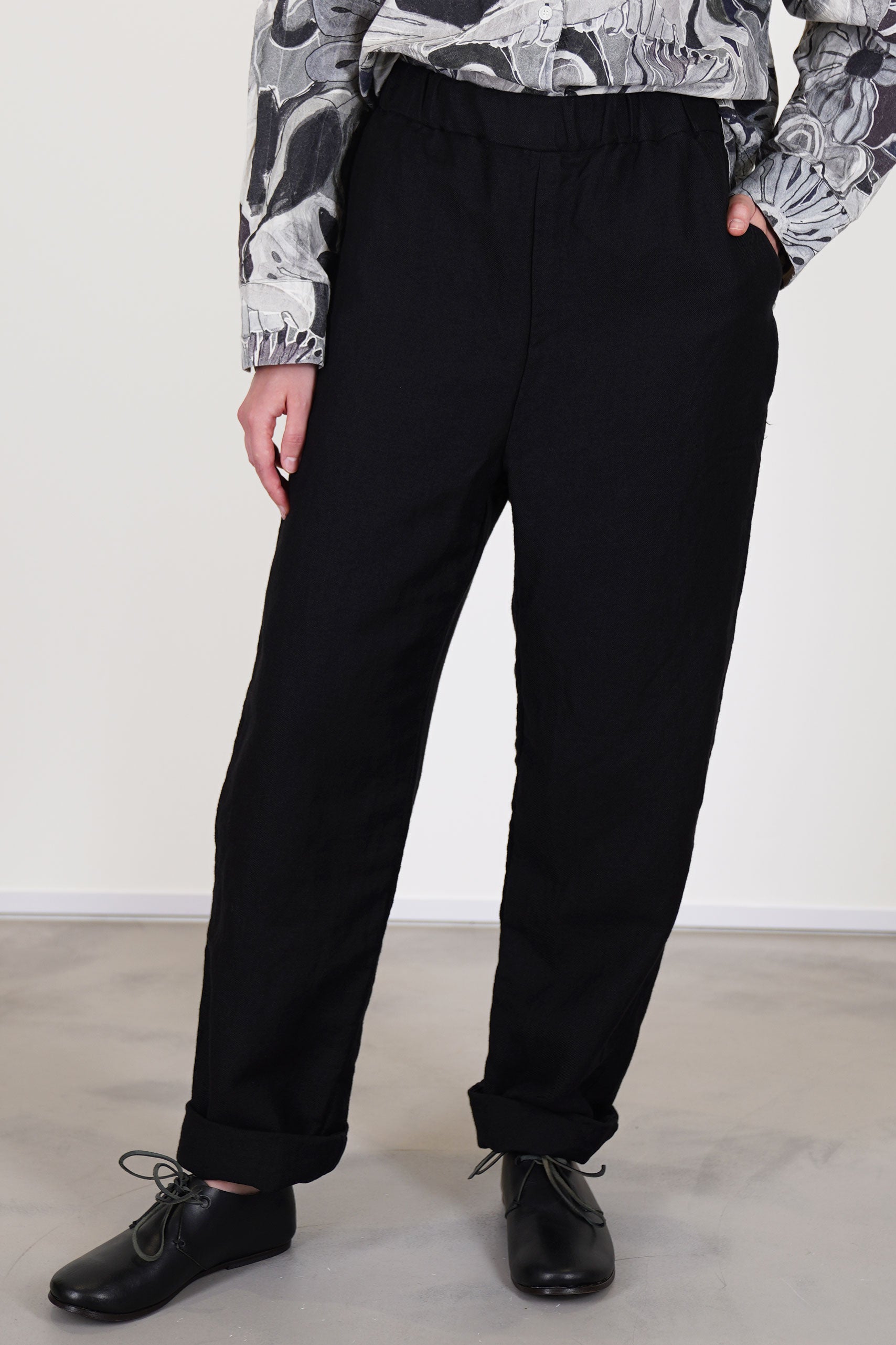 casey casey long chasse pants black crafted in a soft and warm linen-virgin wool blend partially cotton lined.