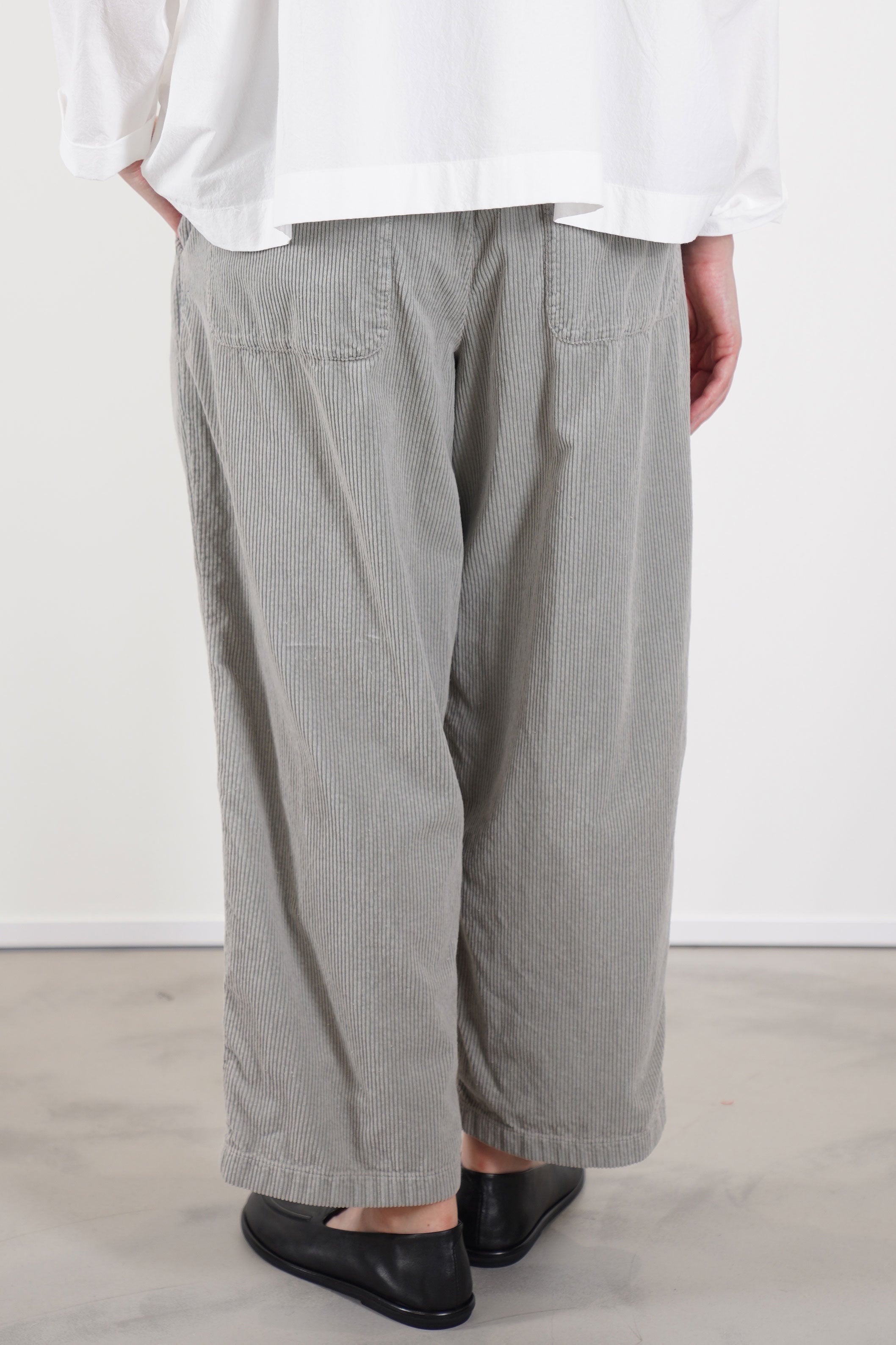 cord trousers worker timo lichen