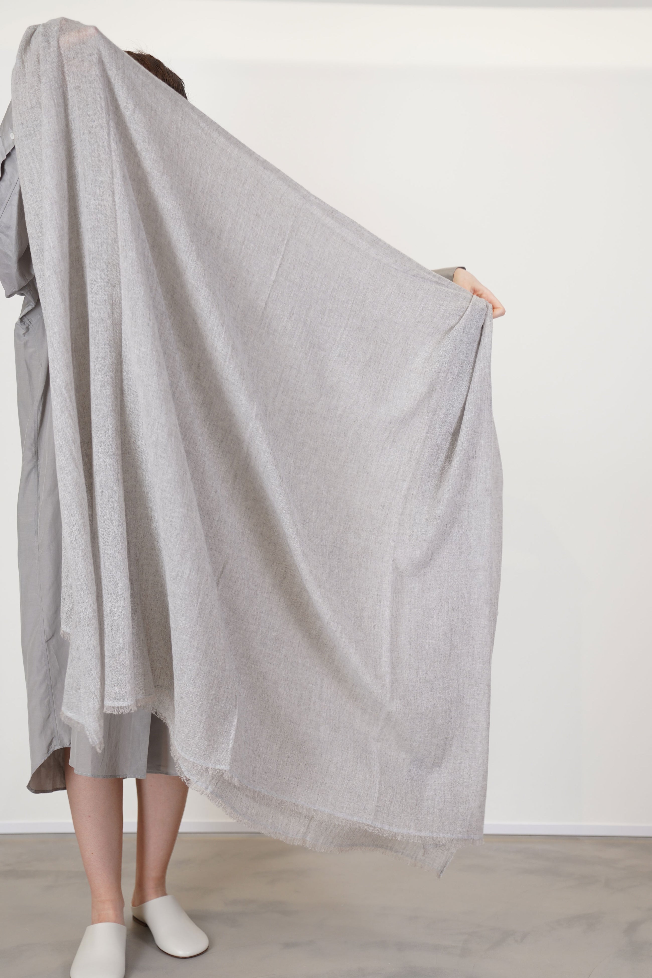esra throw cashmere mist