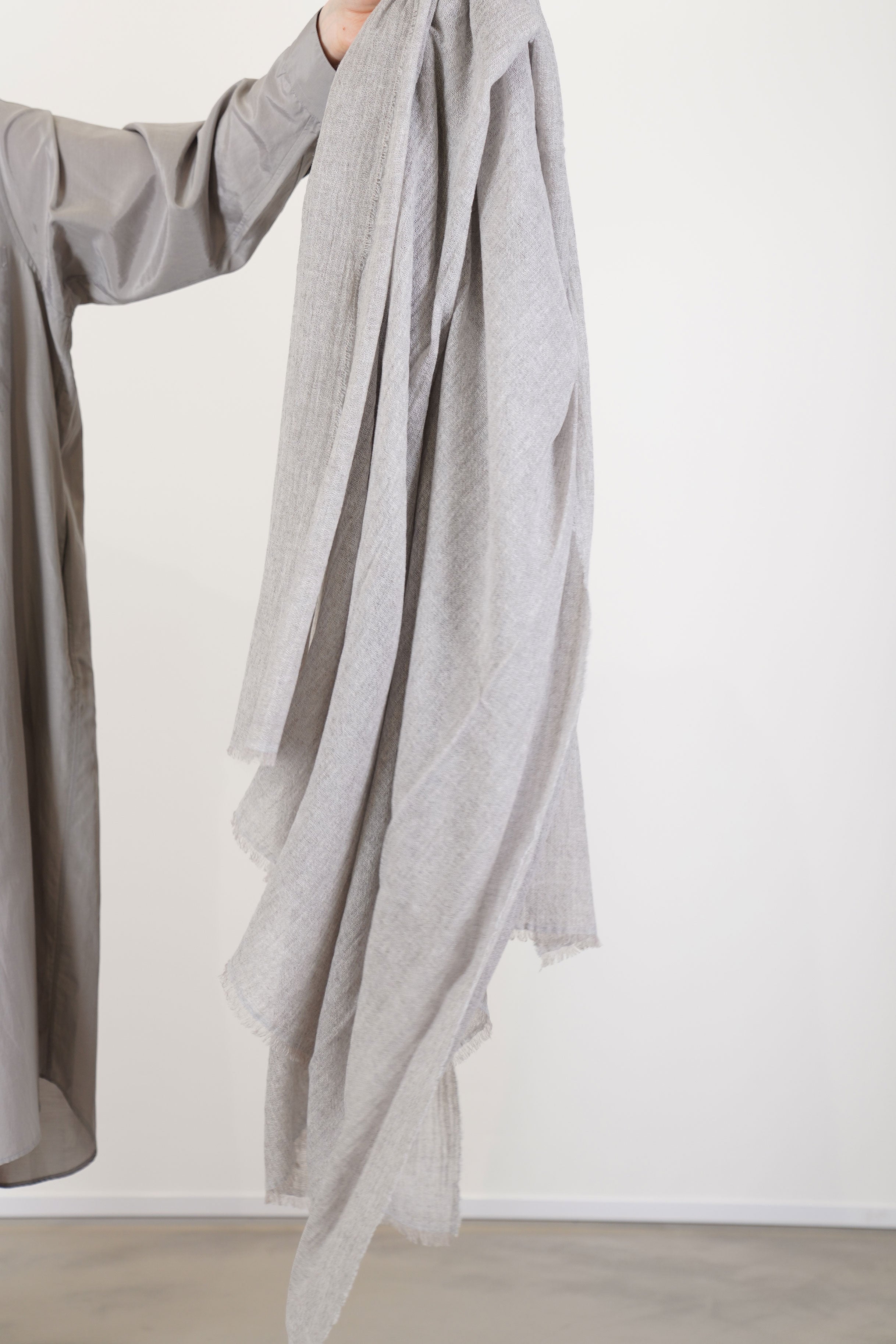 esra throw cashmere mist