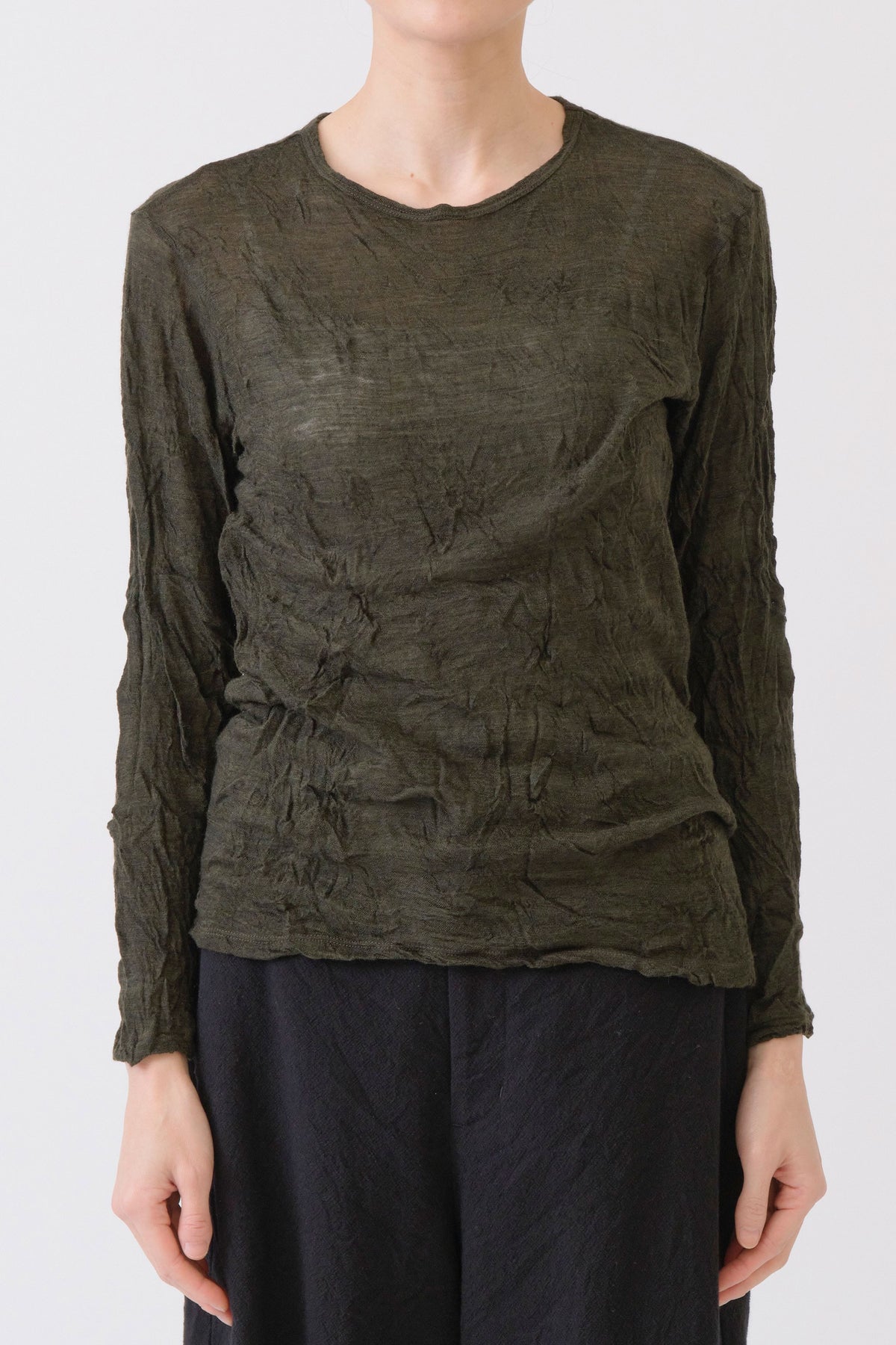 pas de calais wool gauze crinkle pullover khaki crafted in a lightweight and soft wool crinkled material.