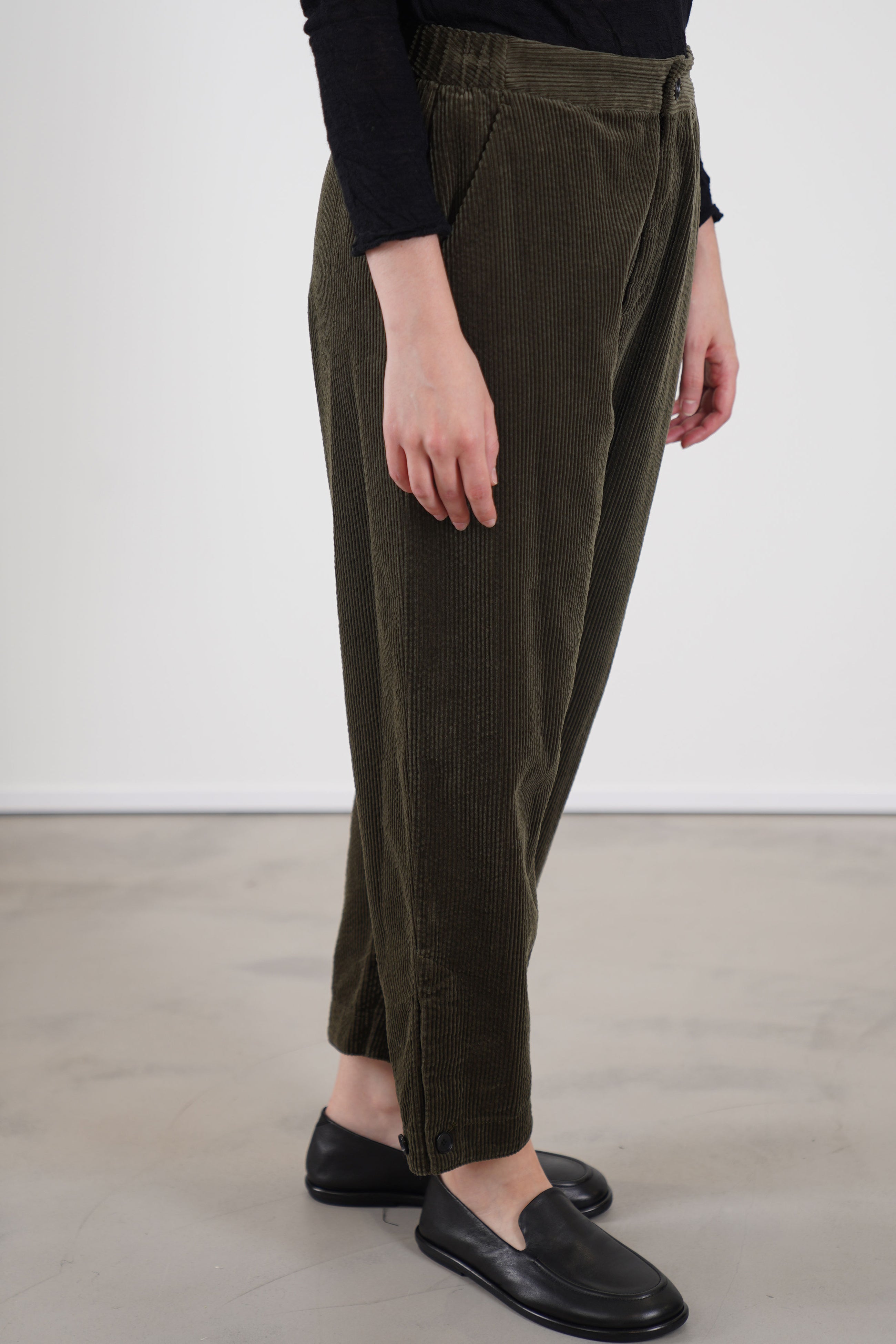 corduroy tapered pants khaki