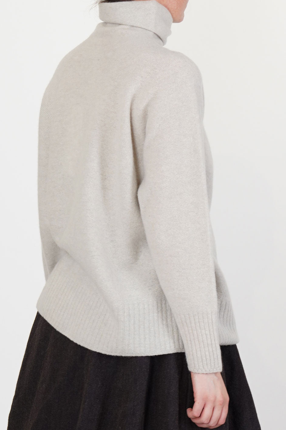 loose turtleneck pullover wool greige
