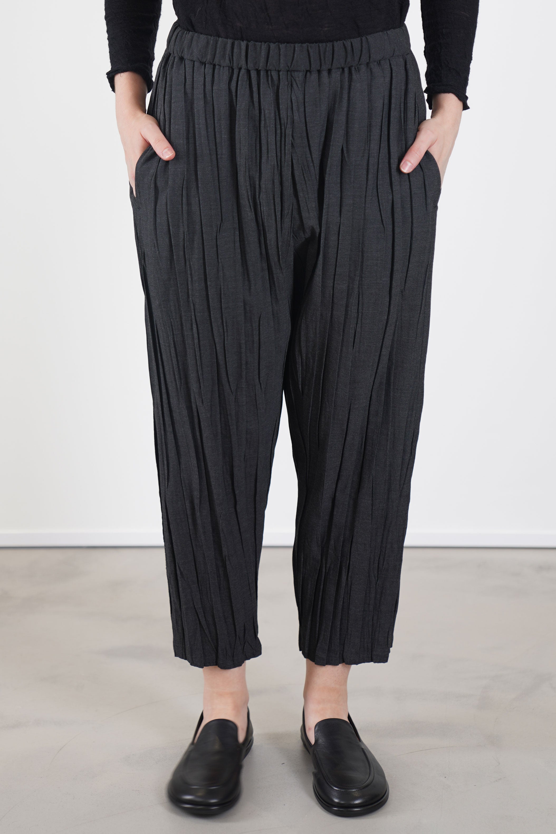 stretch pleated pants charcoal