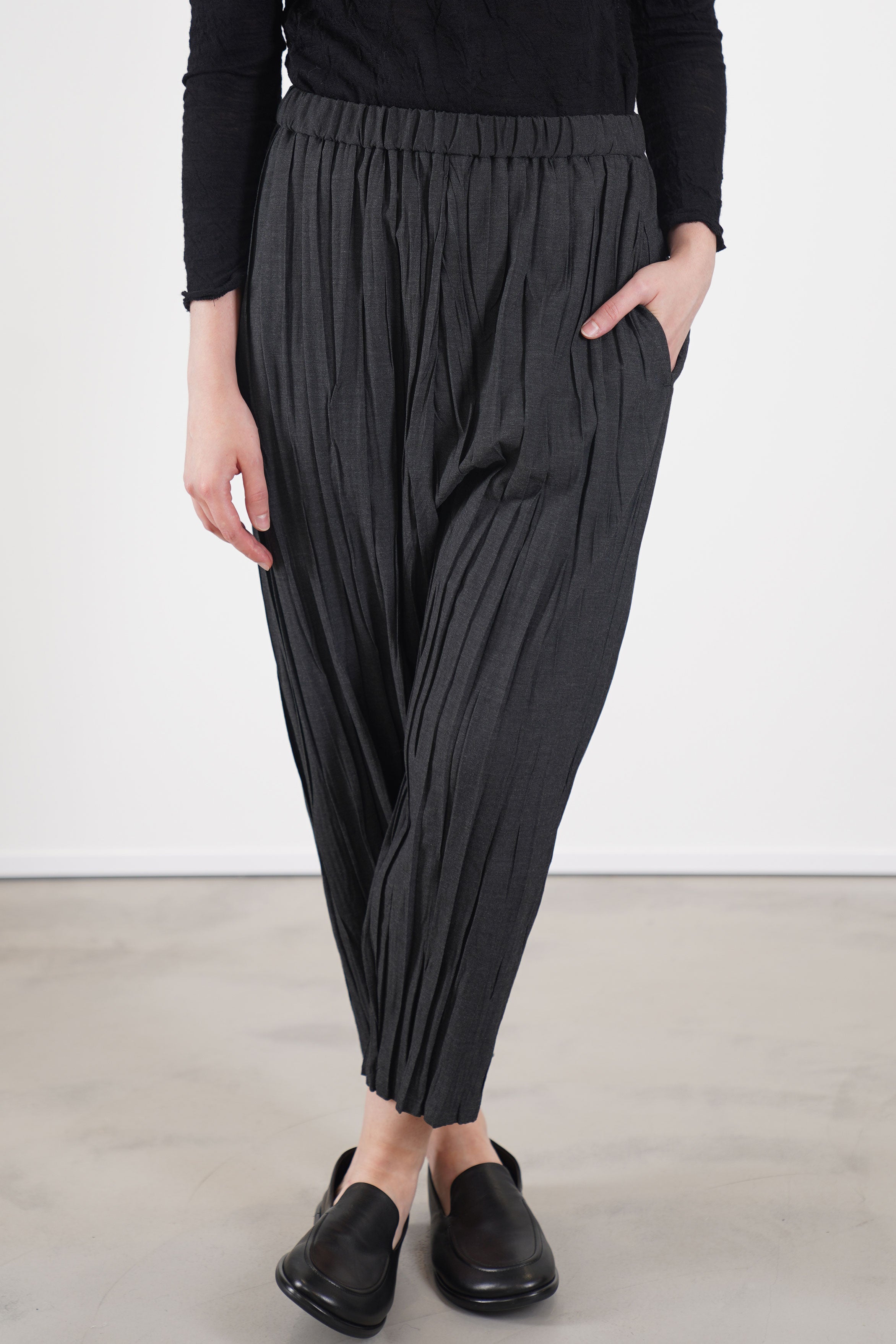 stretch pleated pants charcoal