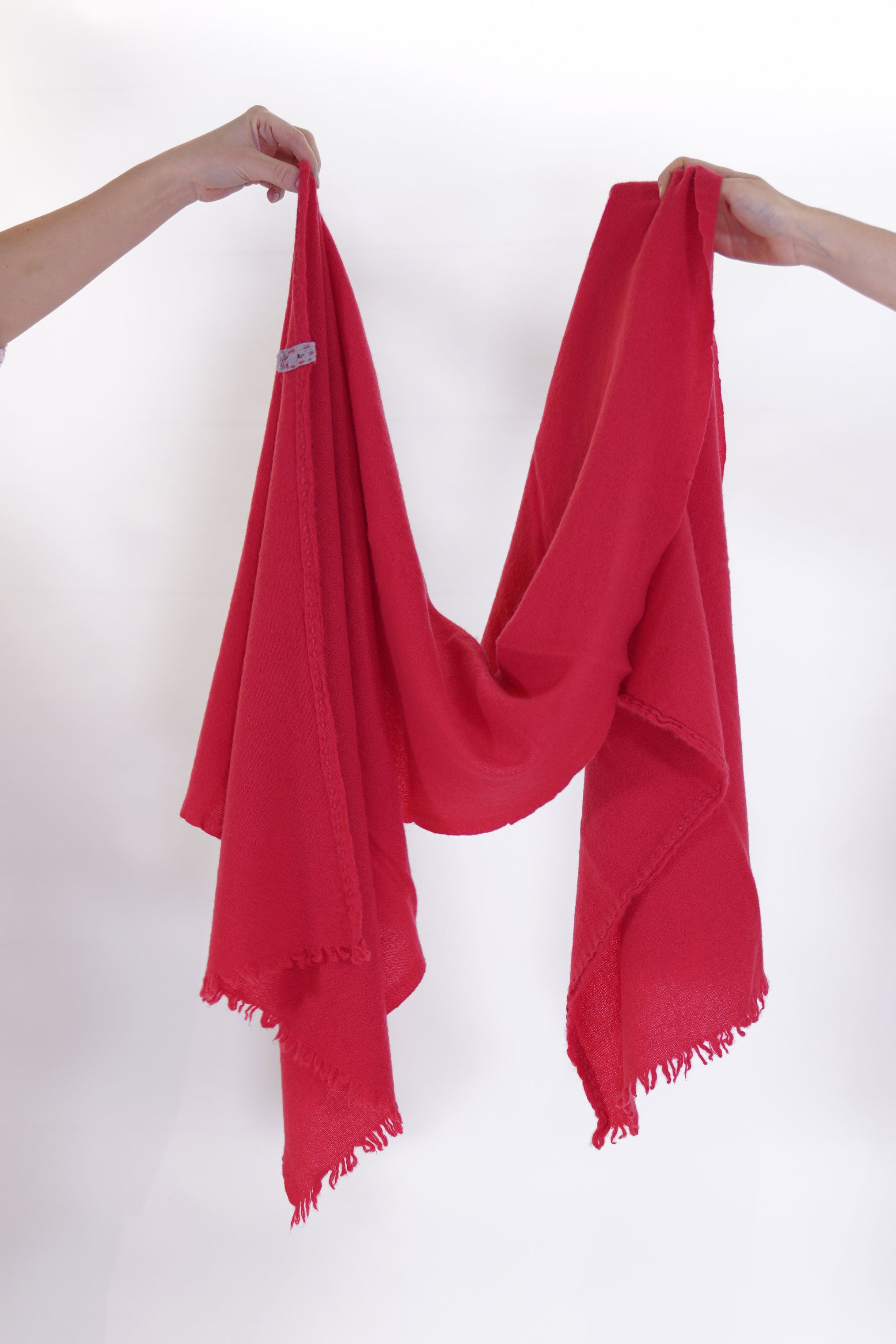 handwashed slow cashmere scarf sim vt kiss