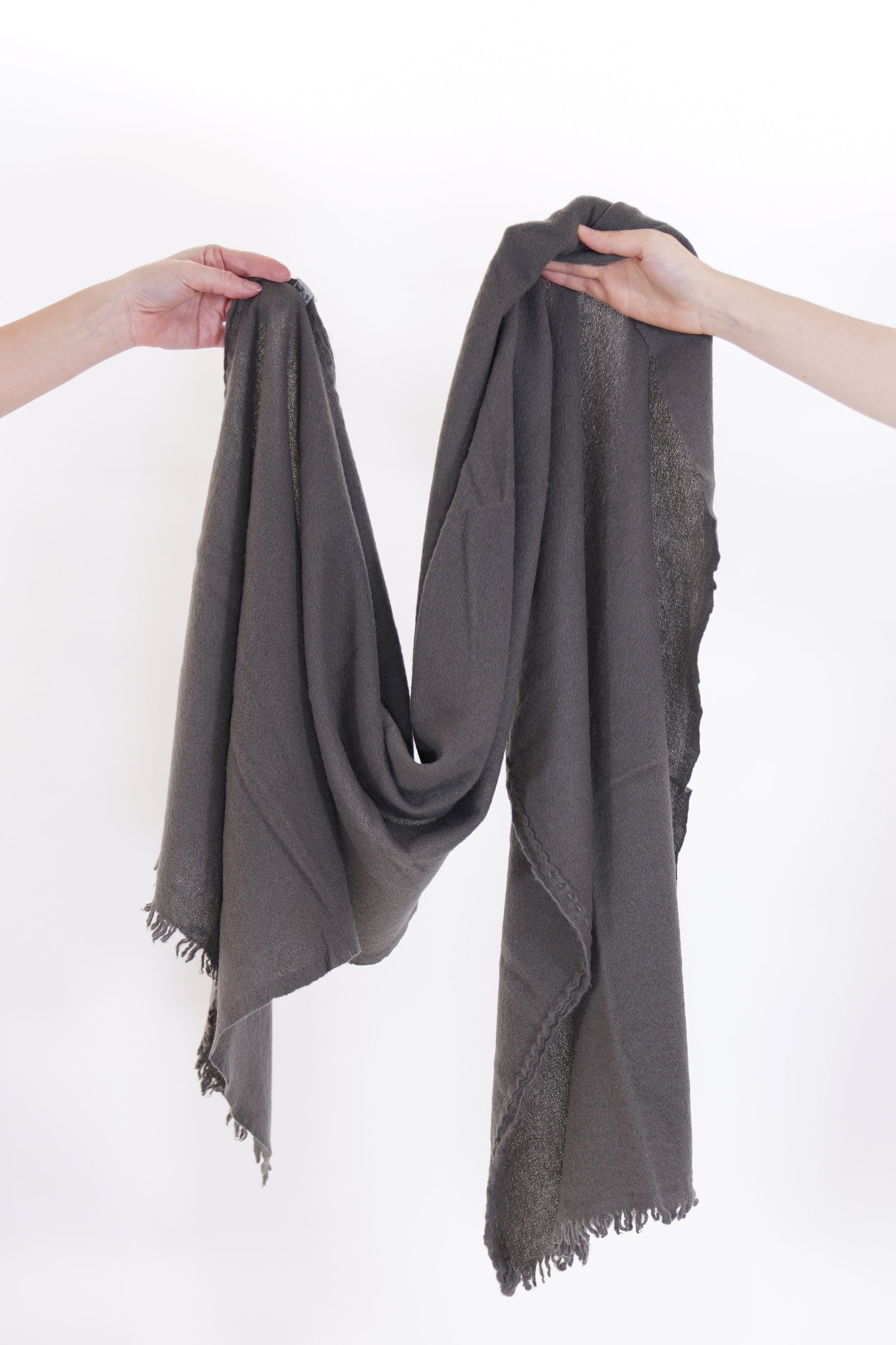 handwashed slow cashmere scarf sim vt oxe
