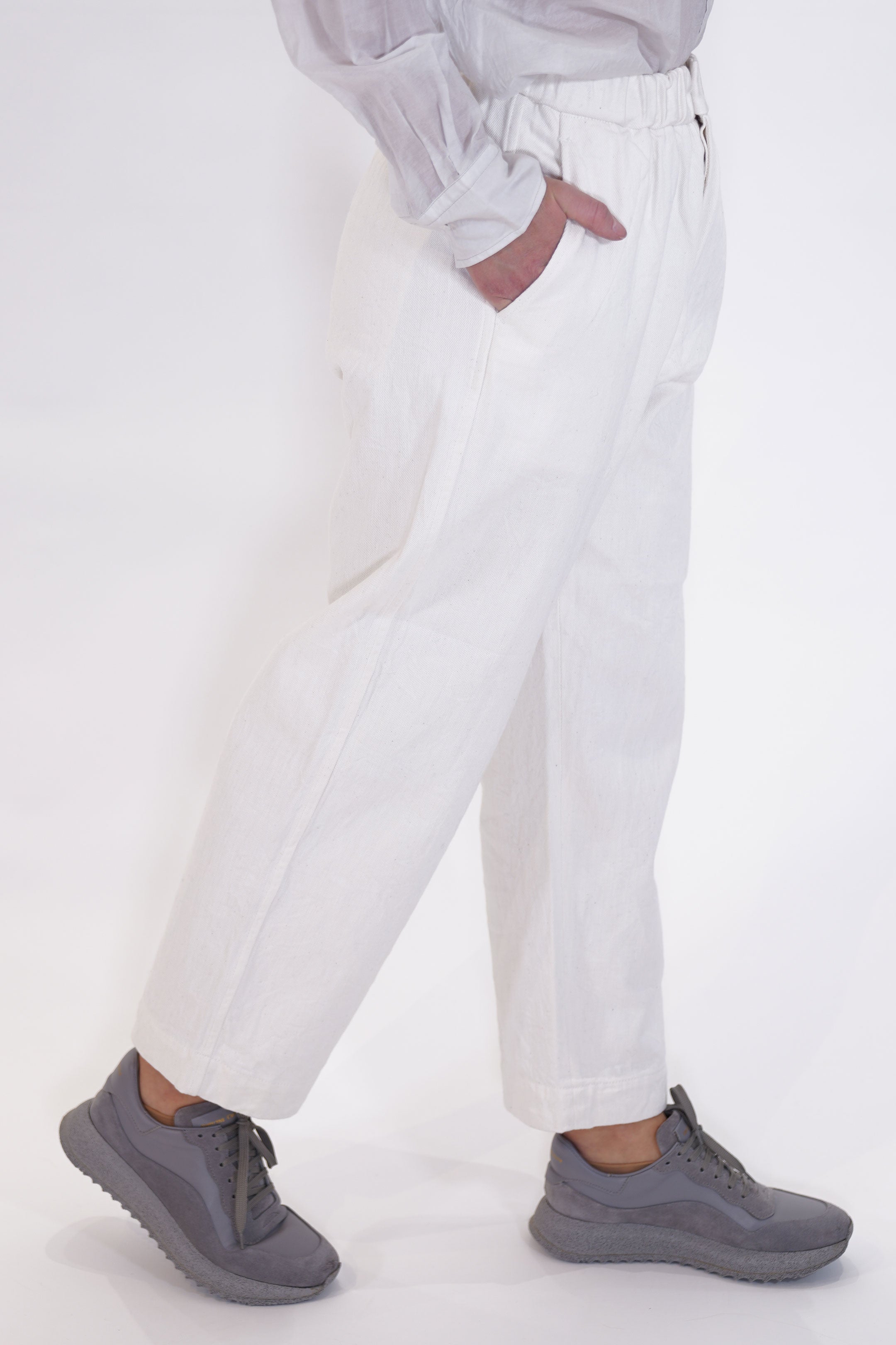 am41ip05 easy field trousers denim cloth white