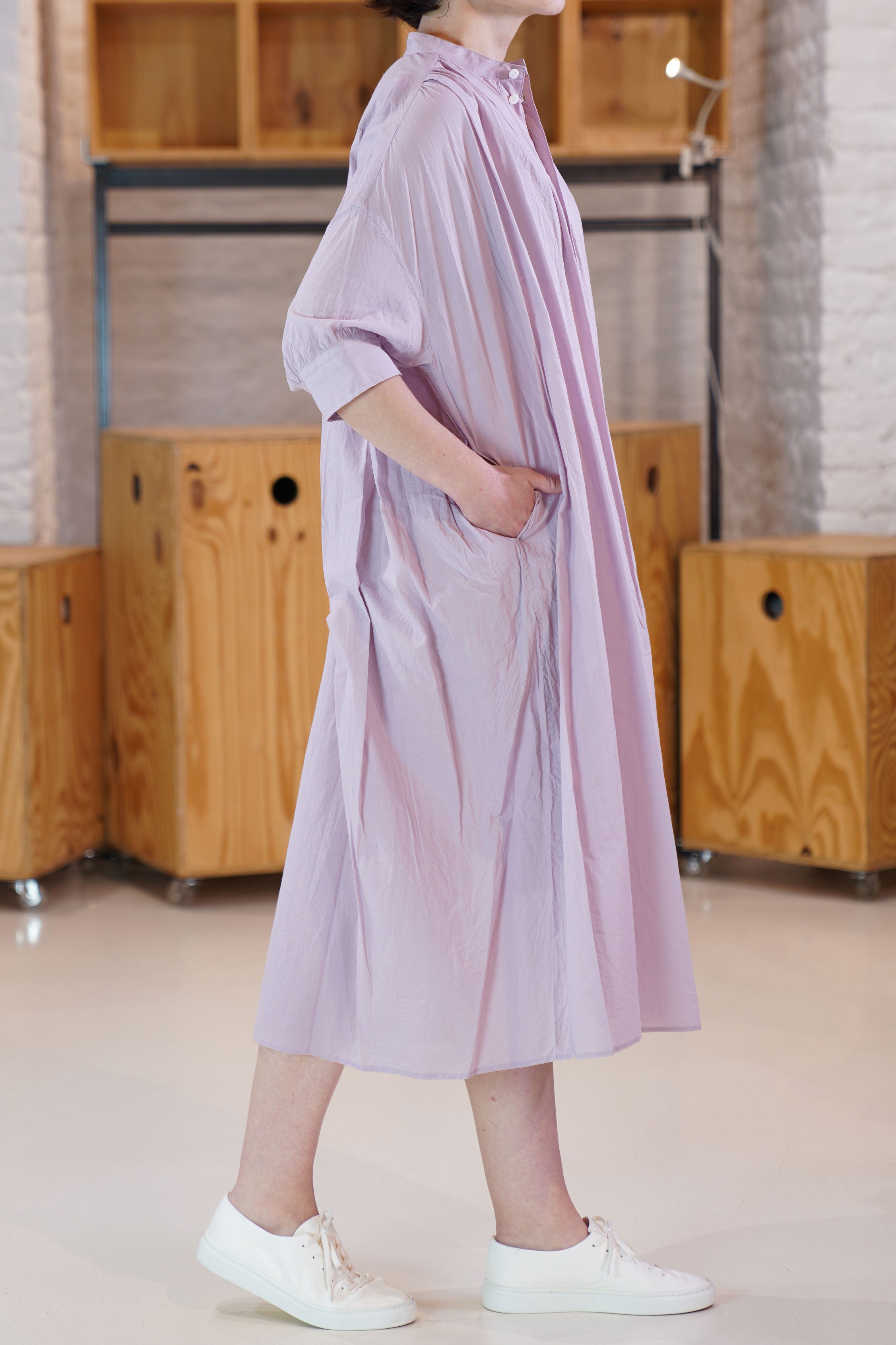 mm40vd04 pleated shirt dress grayish pink