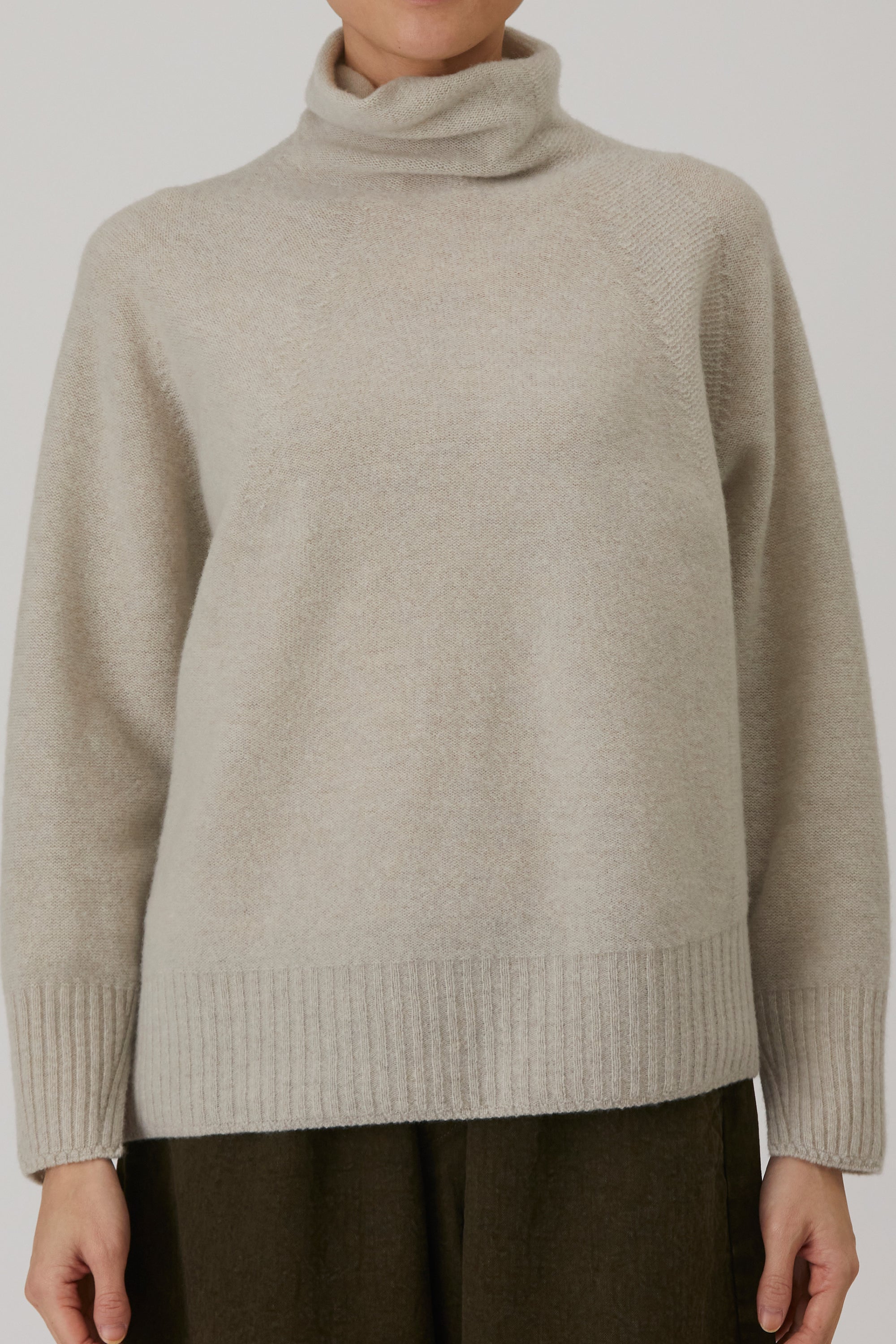 loose turtleneck pullover wool greige