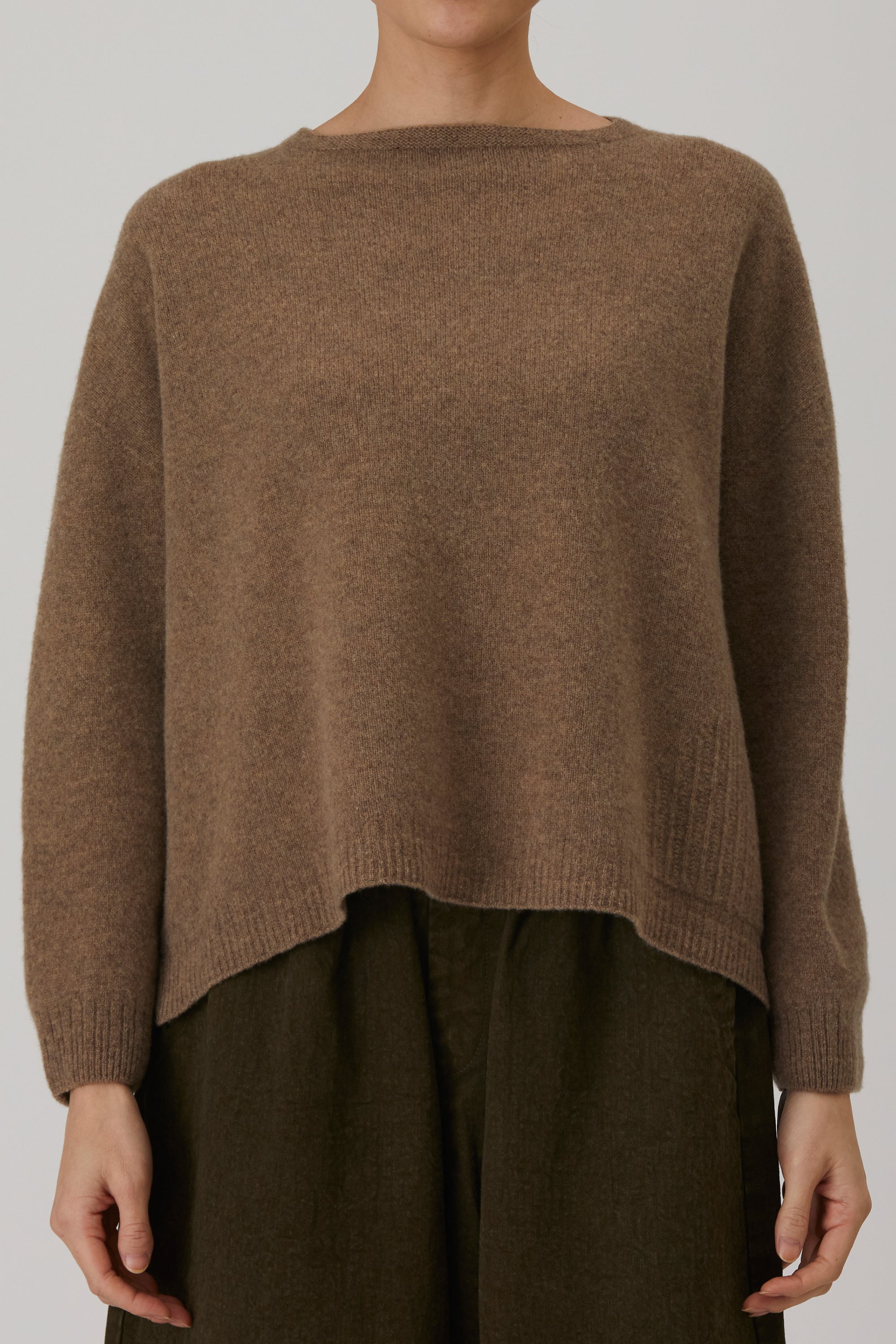 square shape pullover wool brown