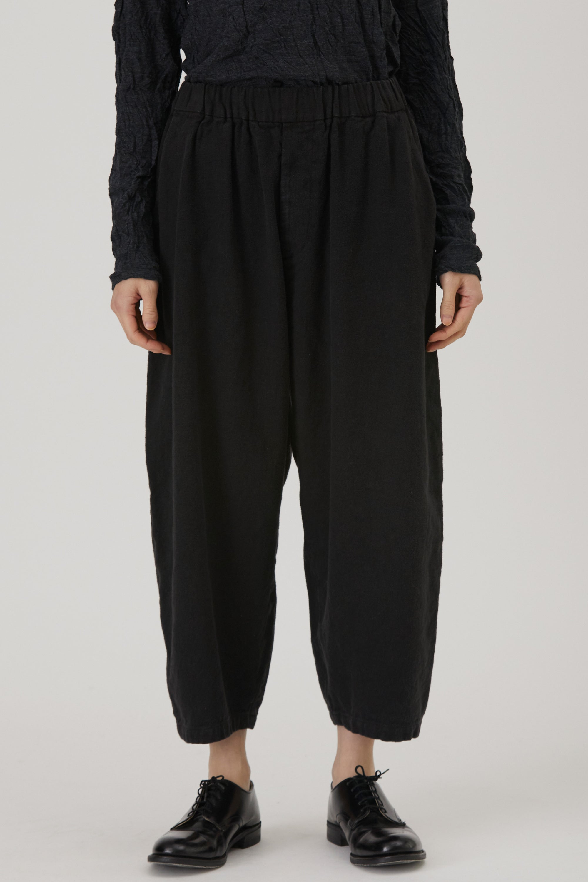 relaxed pants black