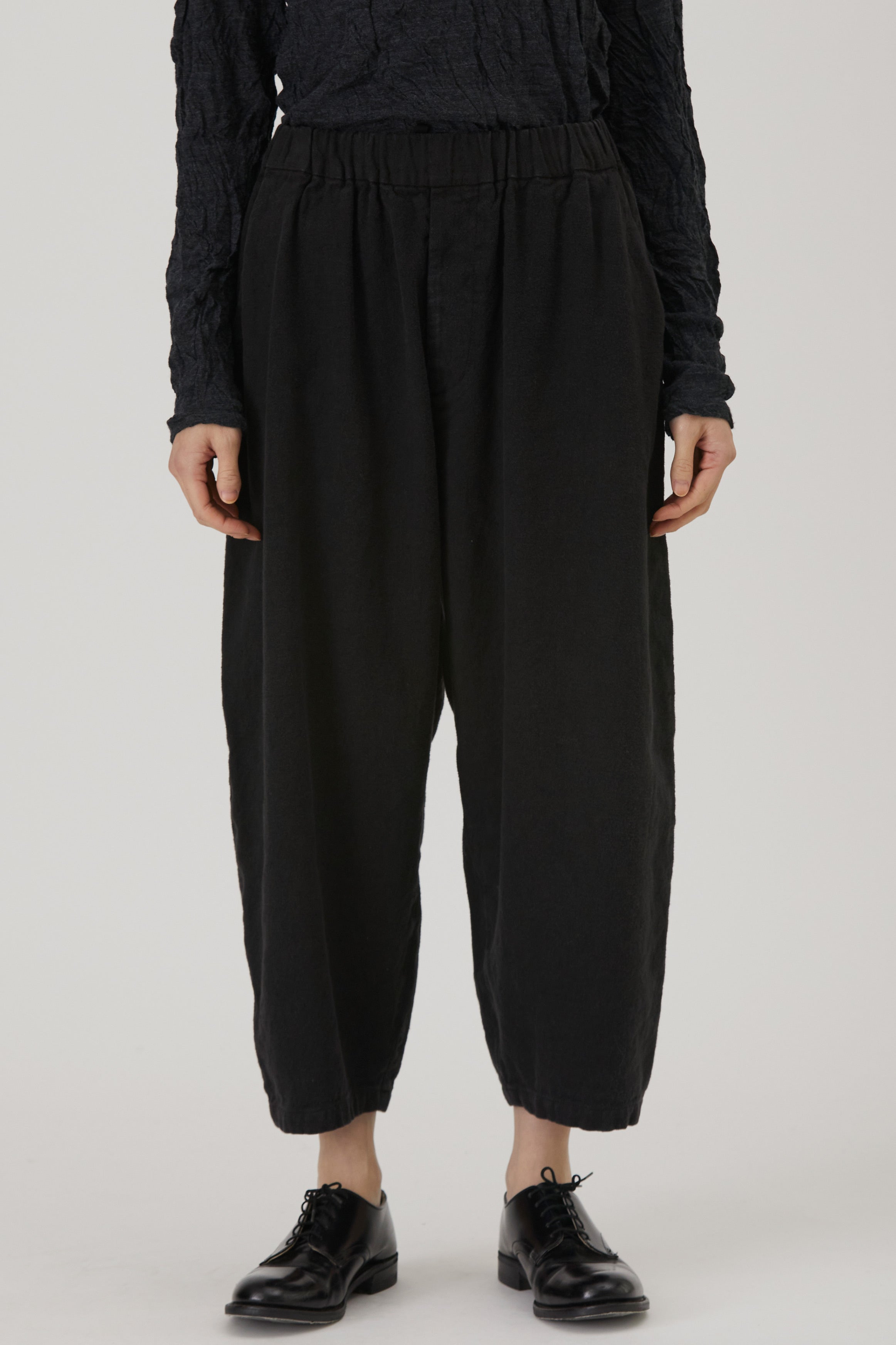 relaxed pants black