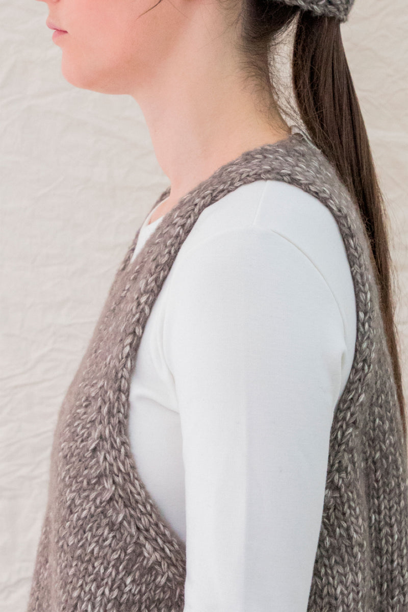 hand knitted vest co|wp pepper