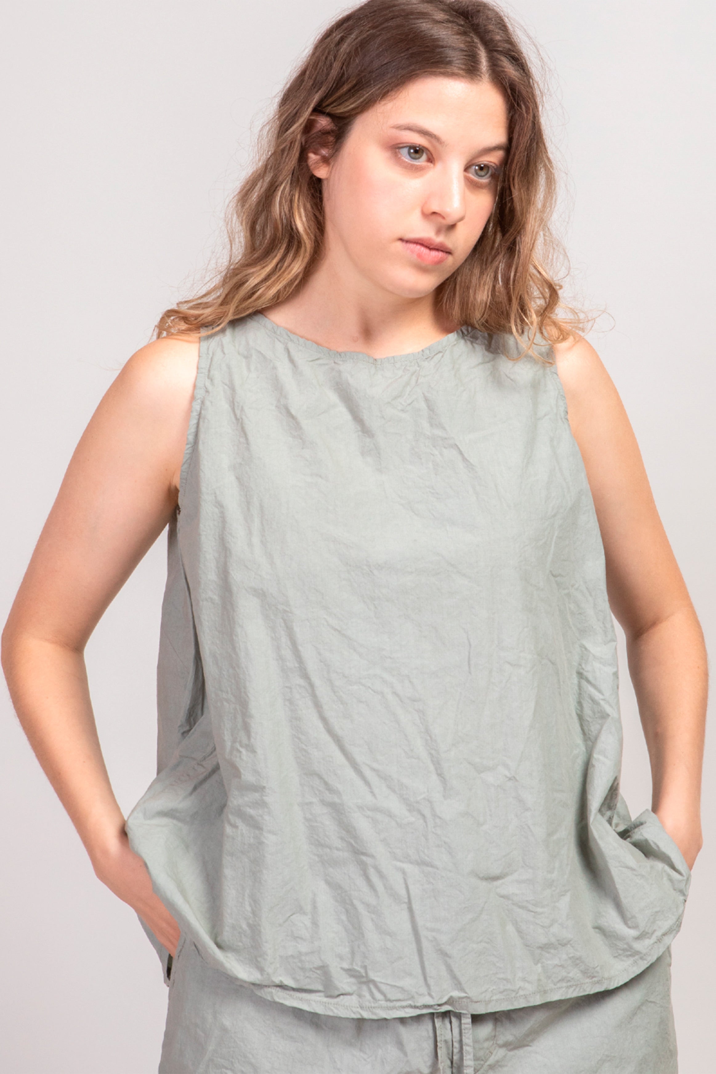 sleeveless top tc white