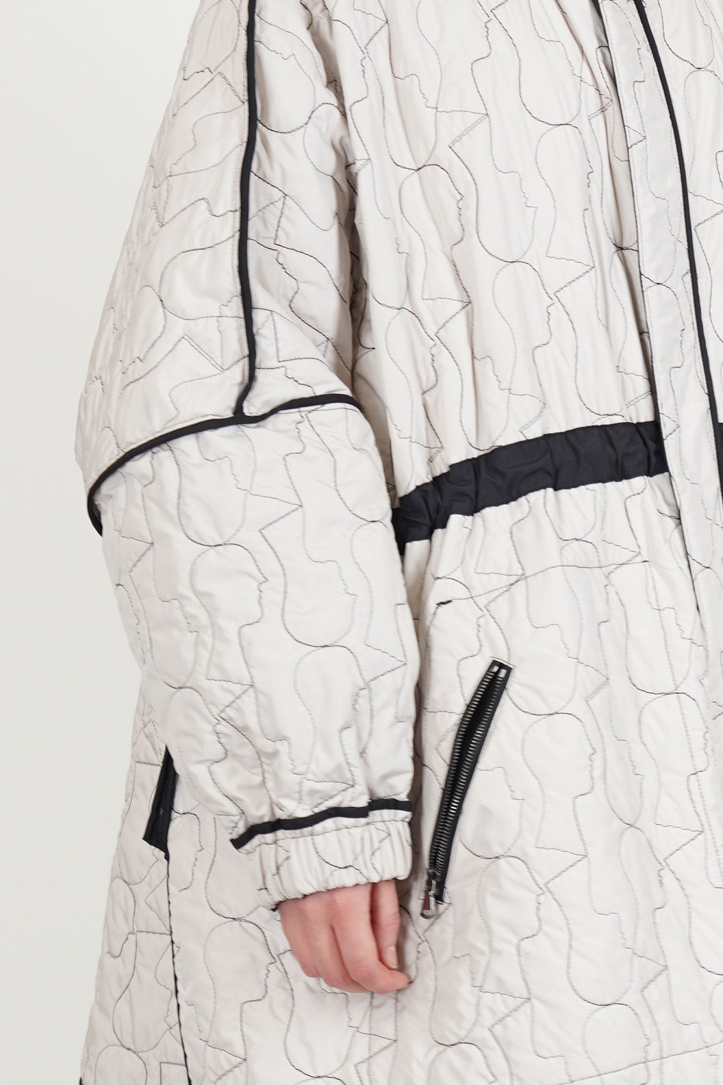 reversible sungjin coat black / cream