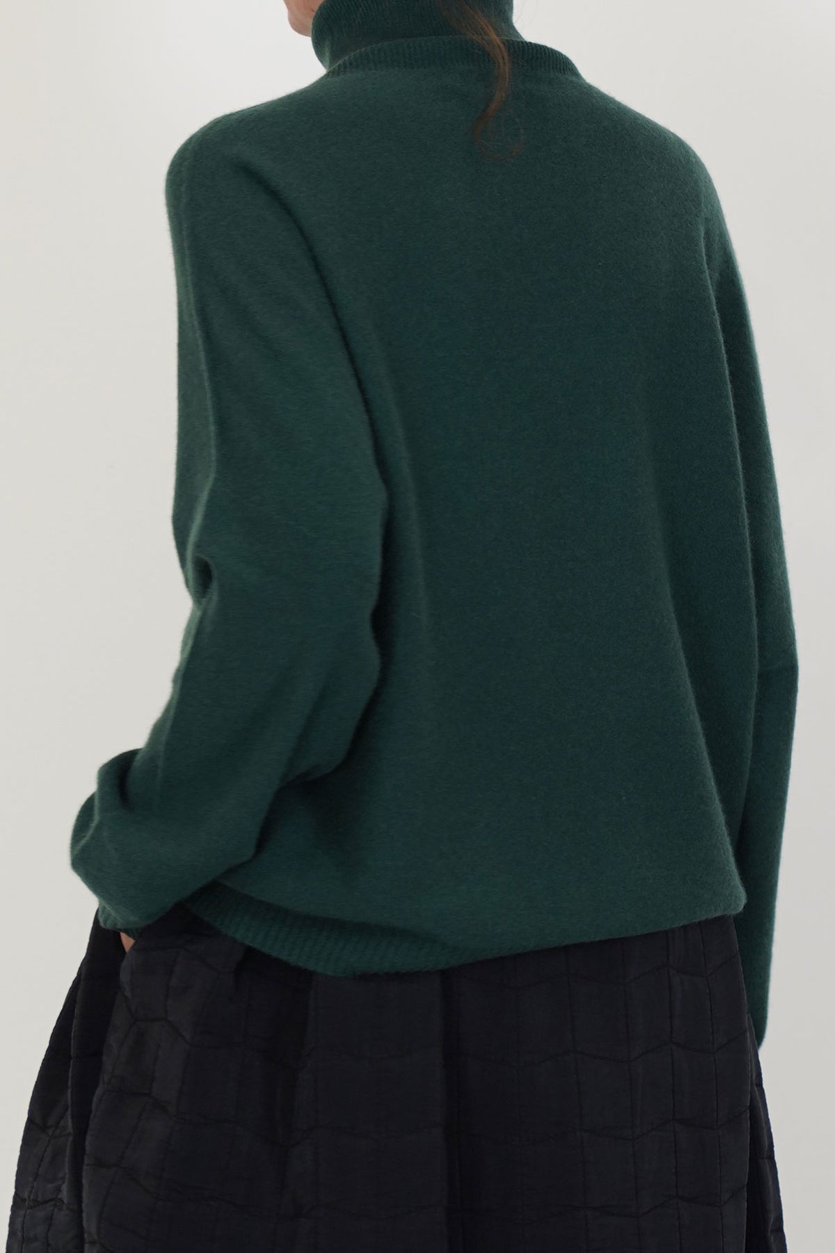 turtleneck sweater olu cashmere bottle