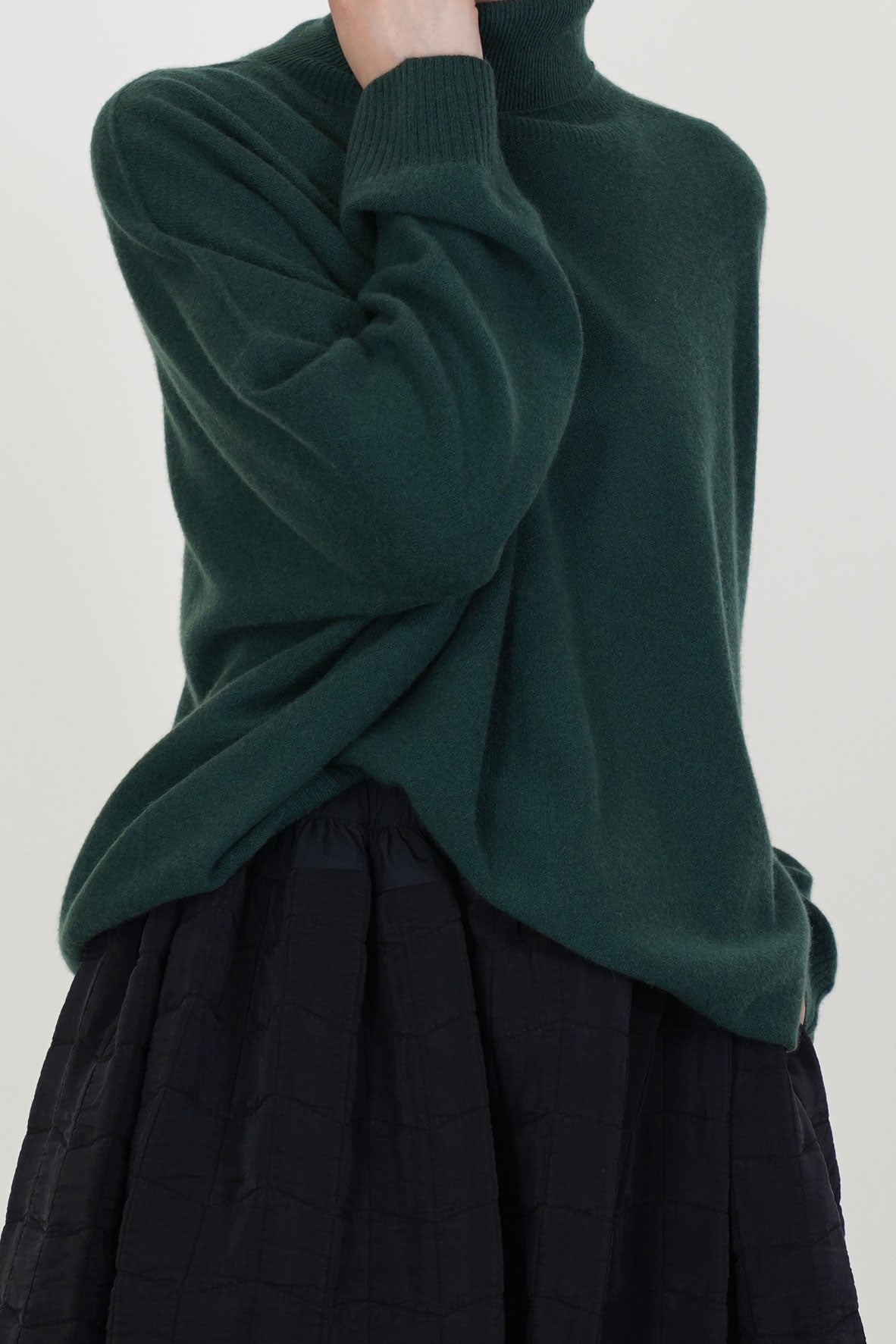 turtleneck sweater olu cashmere bottle