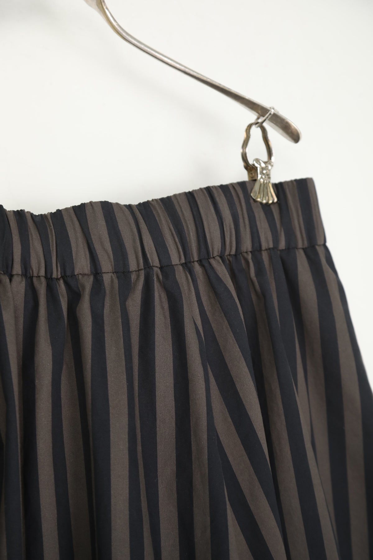 skirt sabrina grey x black stripe