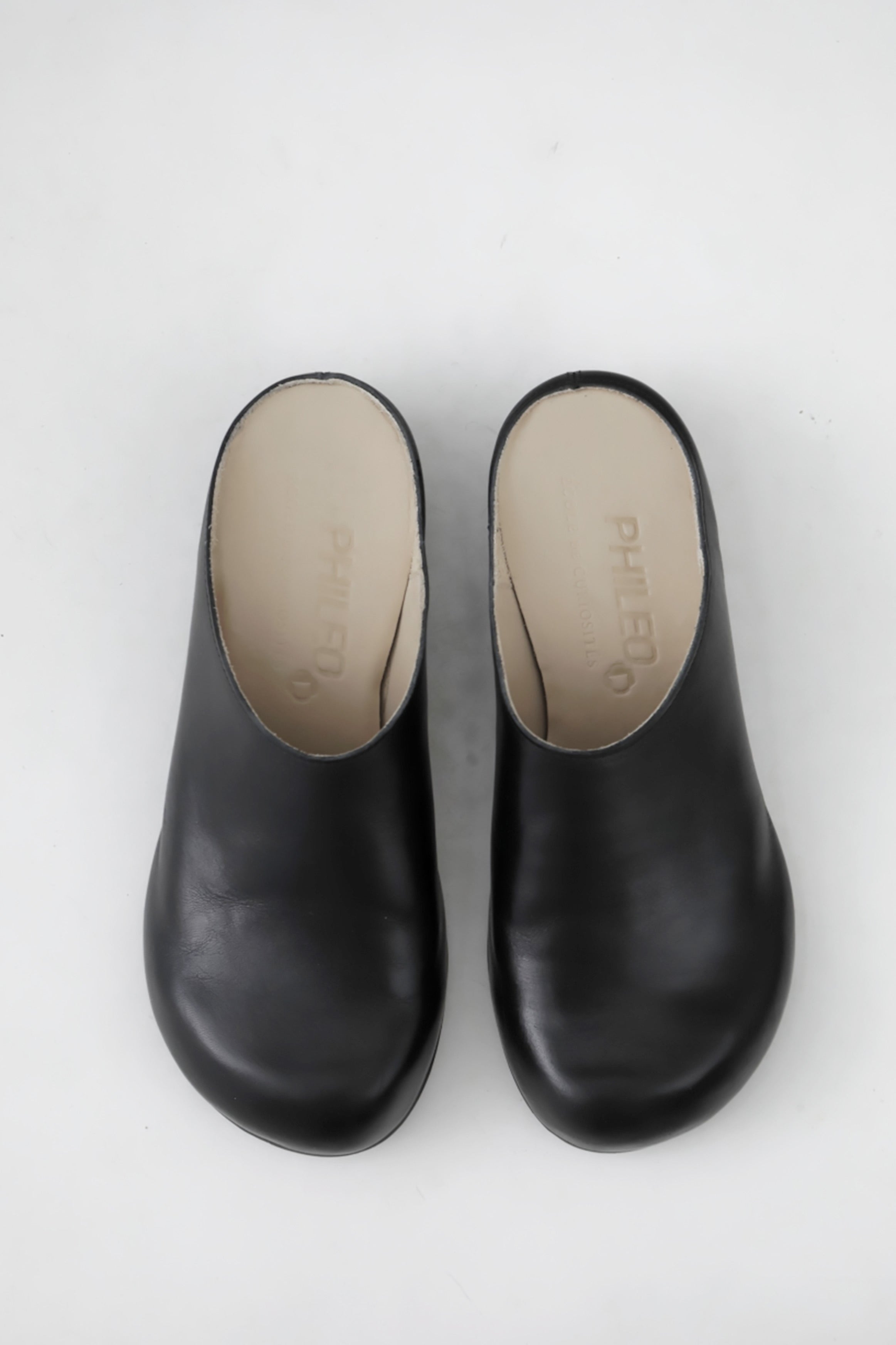 école de curiosités: parisian craftsmanship & timeless essentials