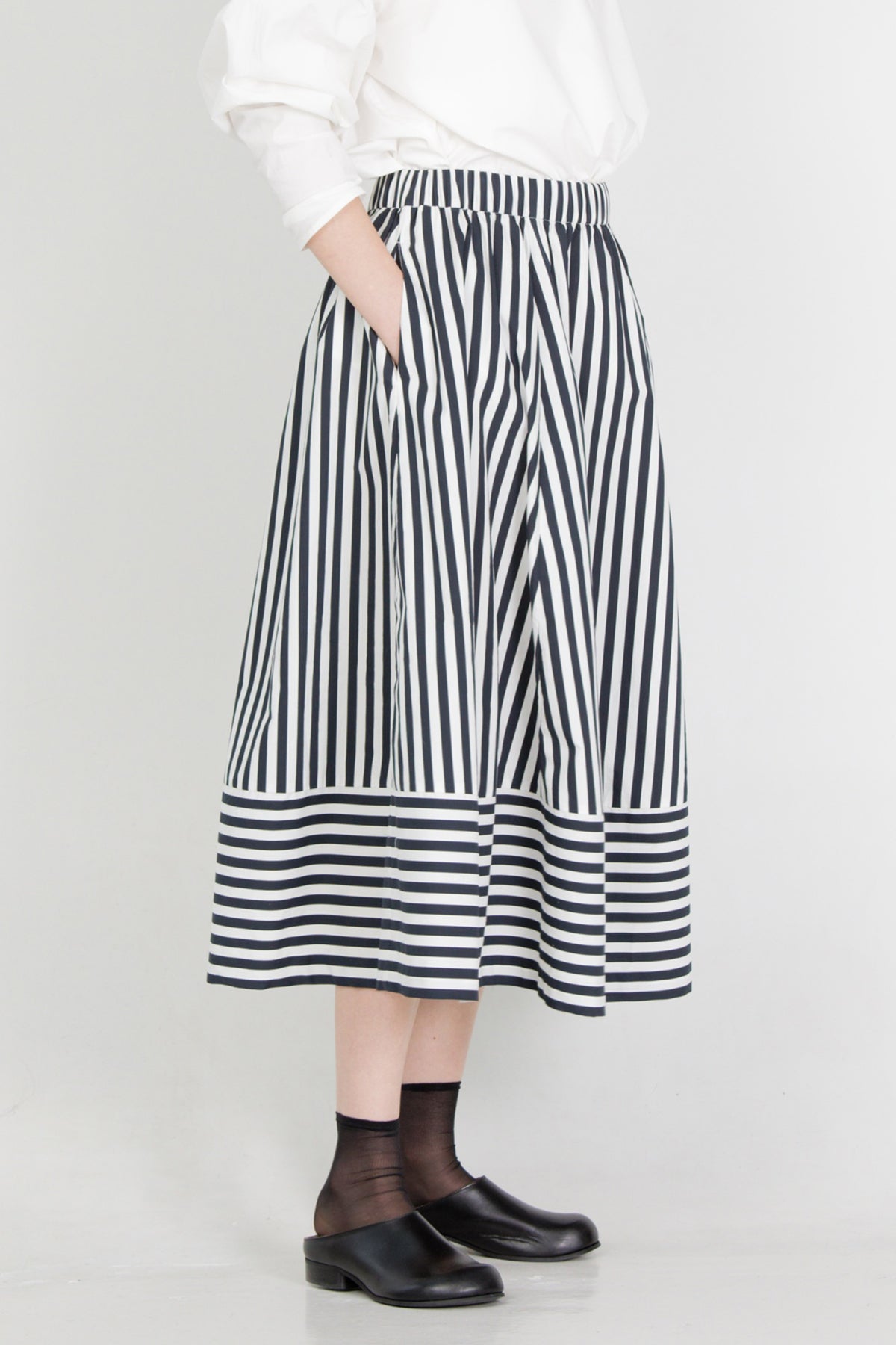 skirt sabrina grey x black stripe